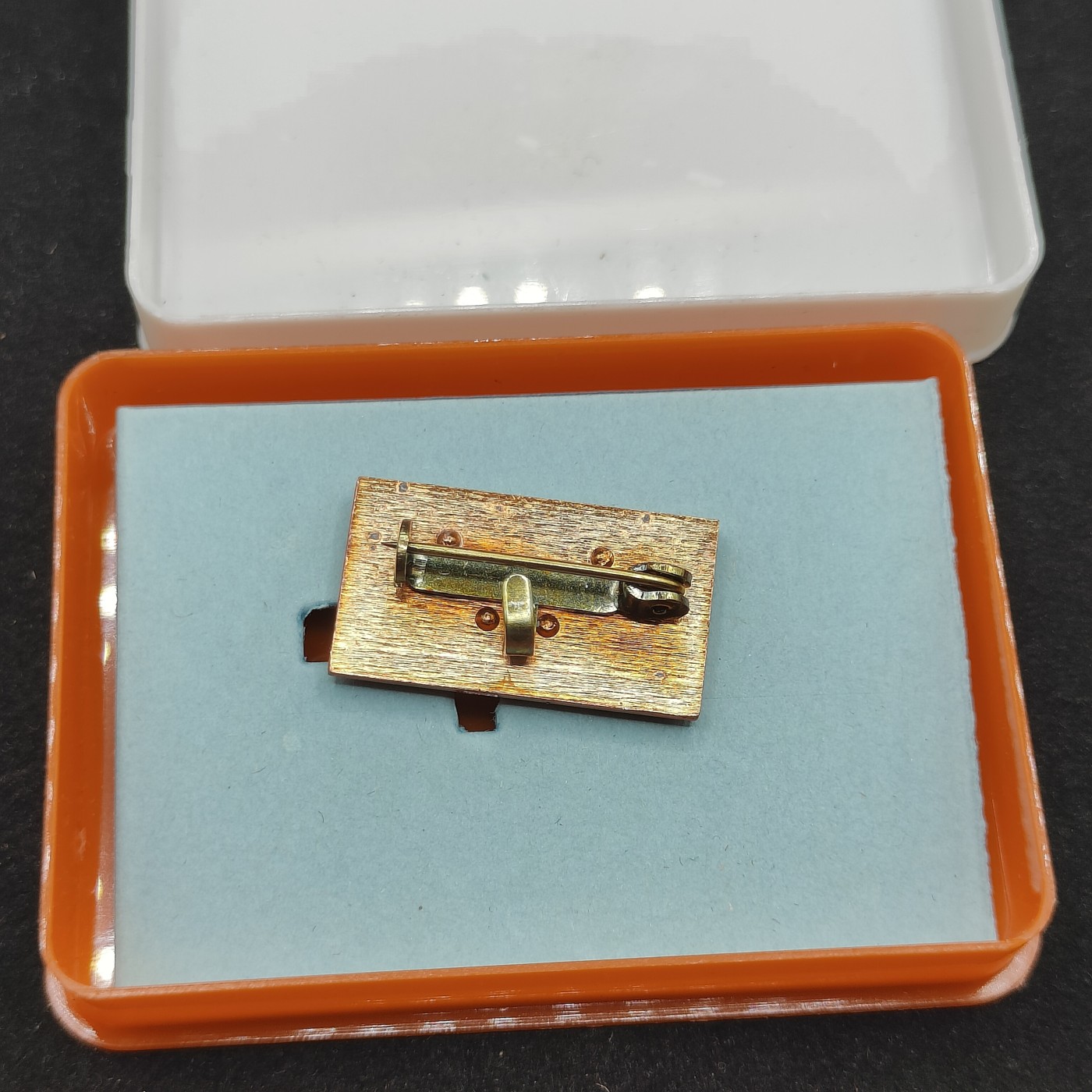 全场0元起拍 第70期 咸鱼国勋章拍卖专场 7月5日（周三）下午6：00开始 东德劳动奖章 五次获得