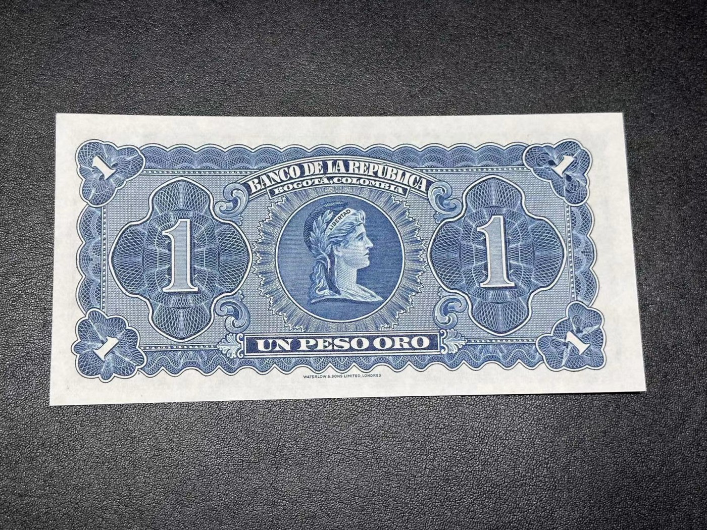 《外钞收藏家》第二百八十一期（连拍第一场） 全新1953年 哥伦比亚1 纪念钞-玻利瓦尔诞辰170年暨罗哈斯当选