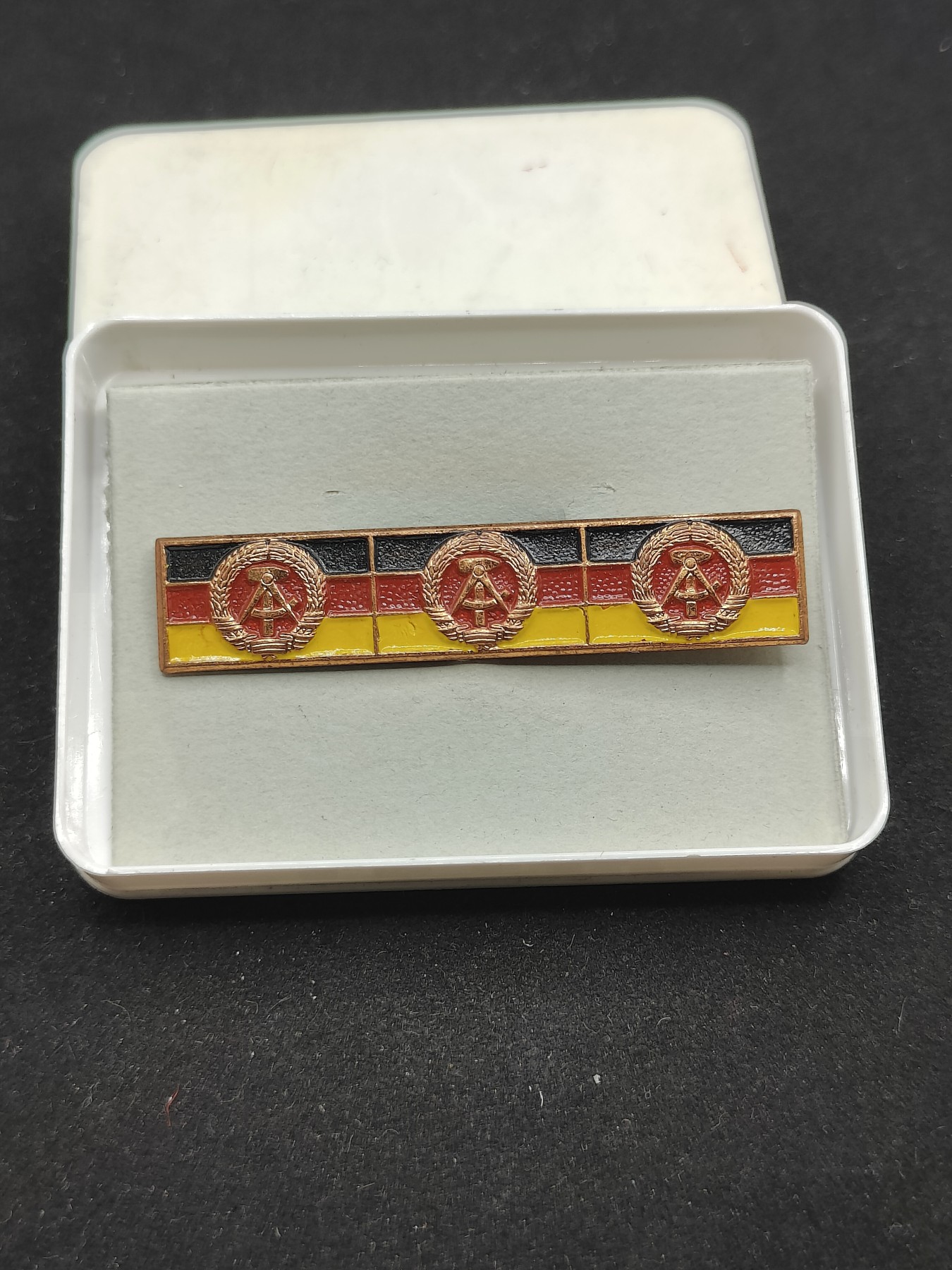 全场0元起拍 第70期 咸鱼国勋章拍卖专场 7月5日（周三）下午6：00开始 东德集体劳动积极荣誉奖章三次获得略