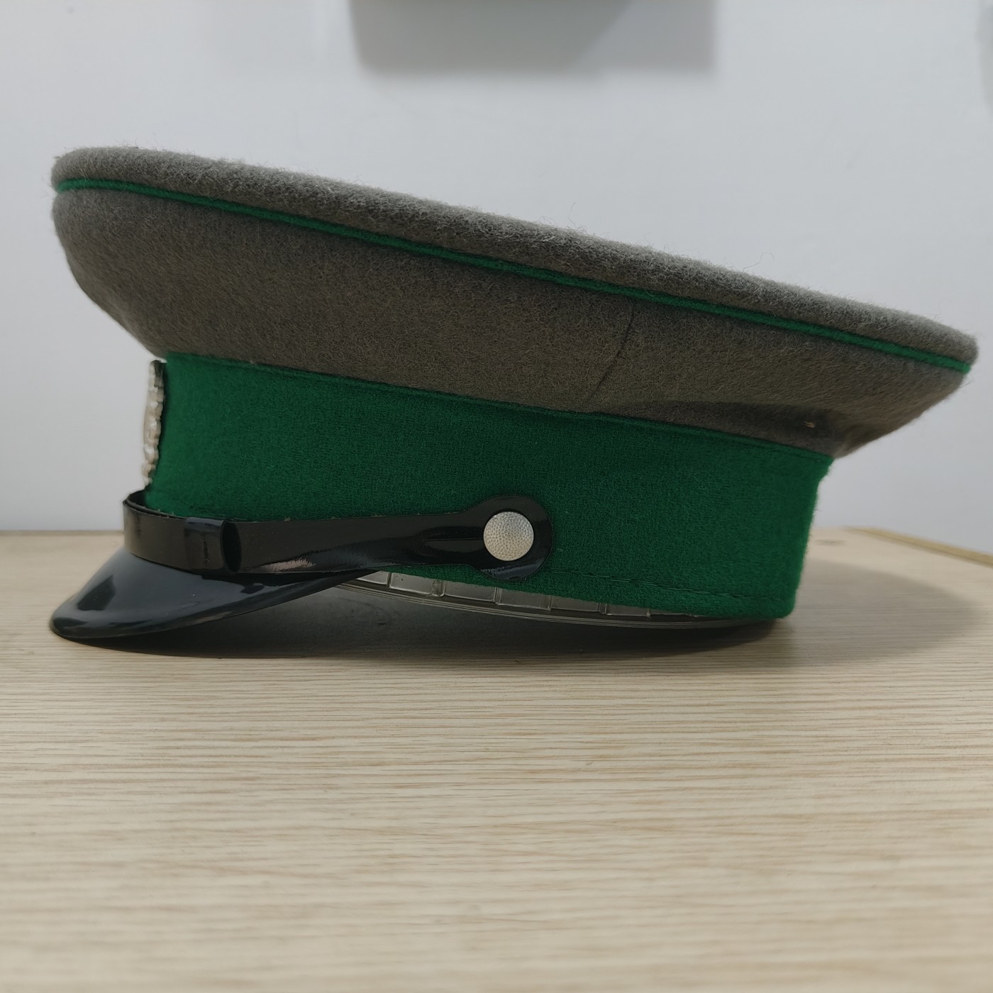 全场0元起拍 第70期 咸鱼国勋章拍卖专场 7月5日（周三）下午6：00开始 东德边防士官大檐帽 59CM