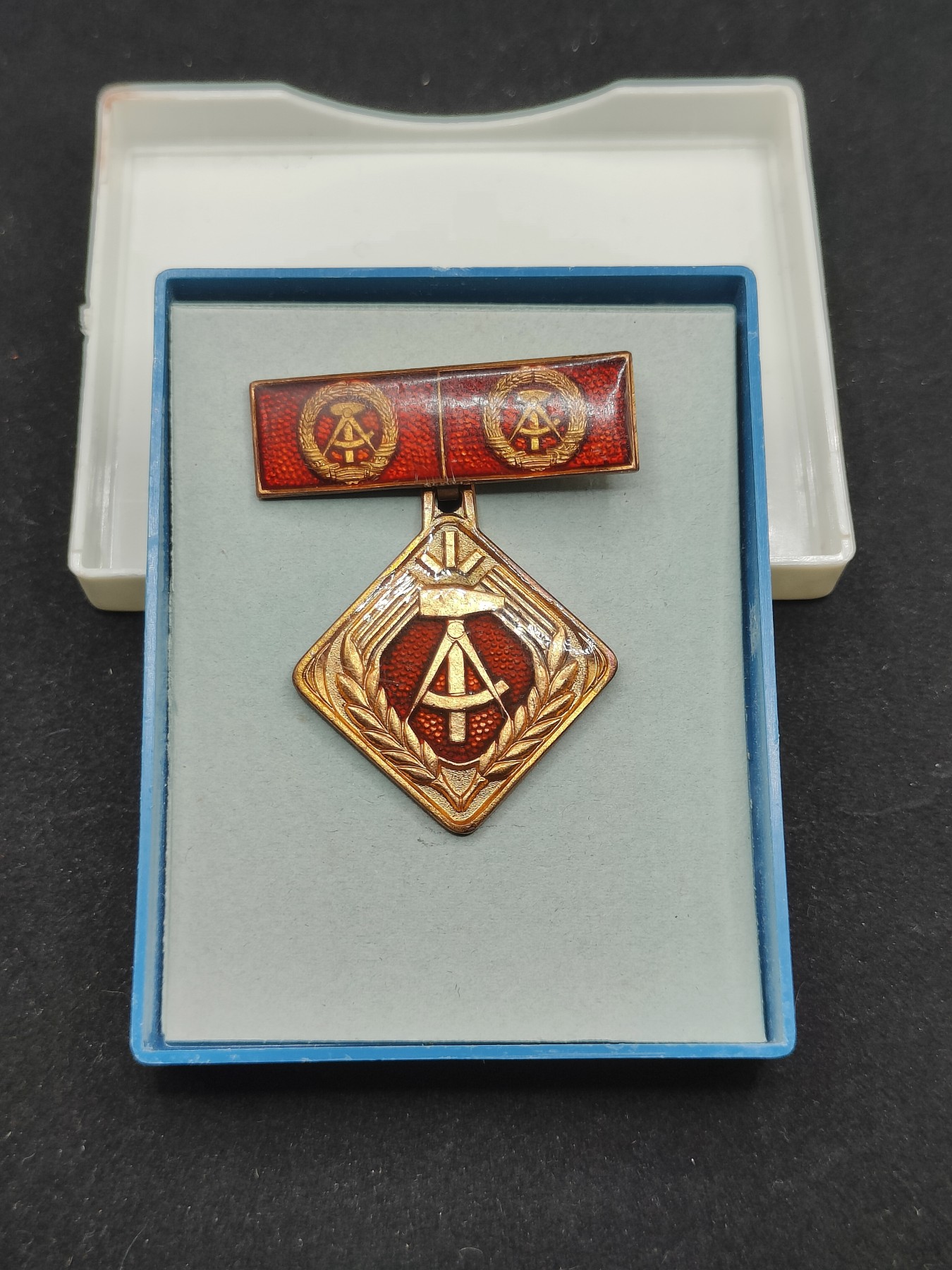 全场0元起拍 第70期 咸鱼国勋章拍卖专场 7月5日（周三）下午6：00开始 东德个人劳动积极份子奖章 二次获得