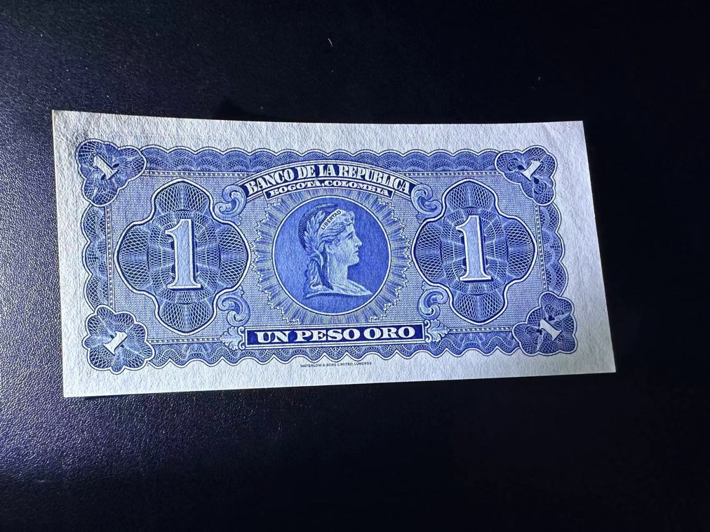 《外钞收藏家》第二百八十一期（连拍第一场） 全新1953年 哥伦比亚1 纪念钞-玻利瓦尔诞辰170年暨罗哈斯当选