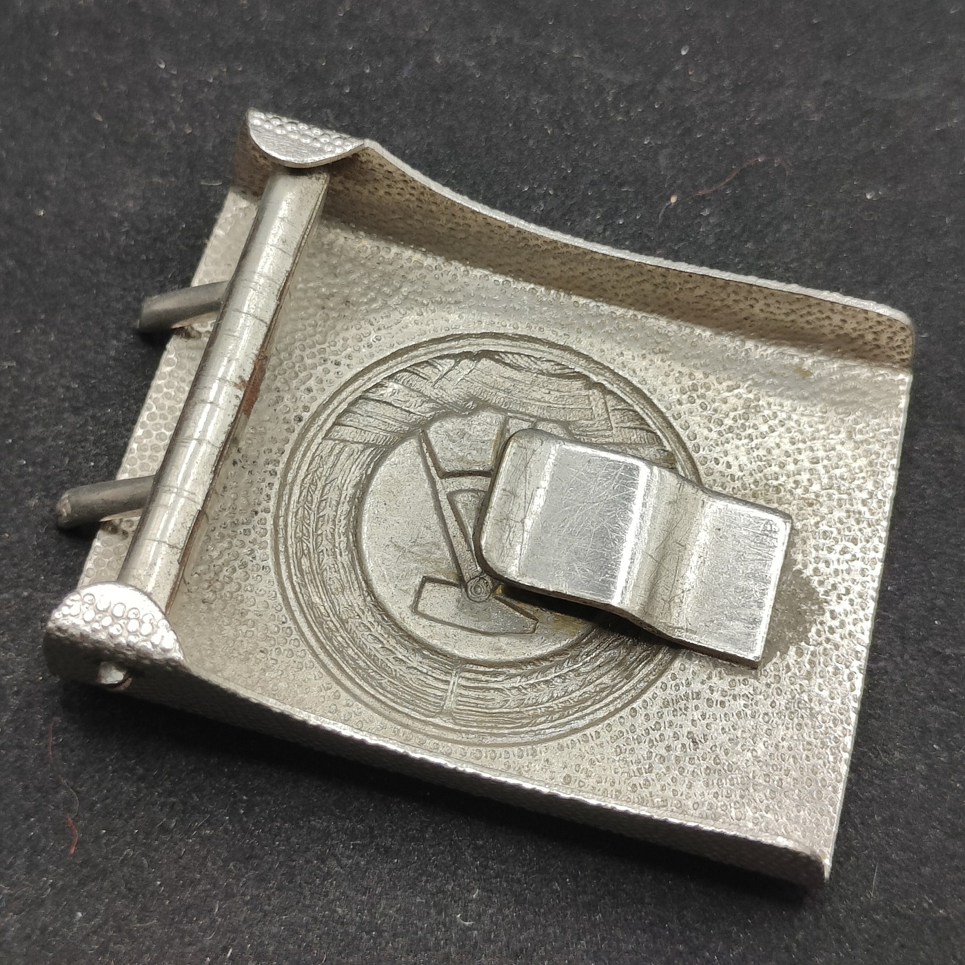 全场0元起拍 第70期 咸鱼国勋章拍卖专场 7月5日（周三）下午6：00开始 东德士兵腰带扣