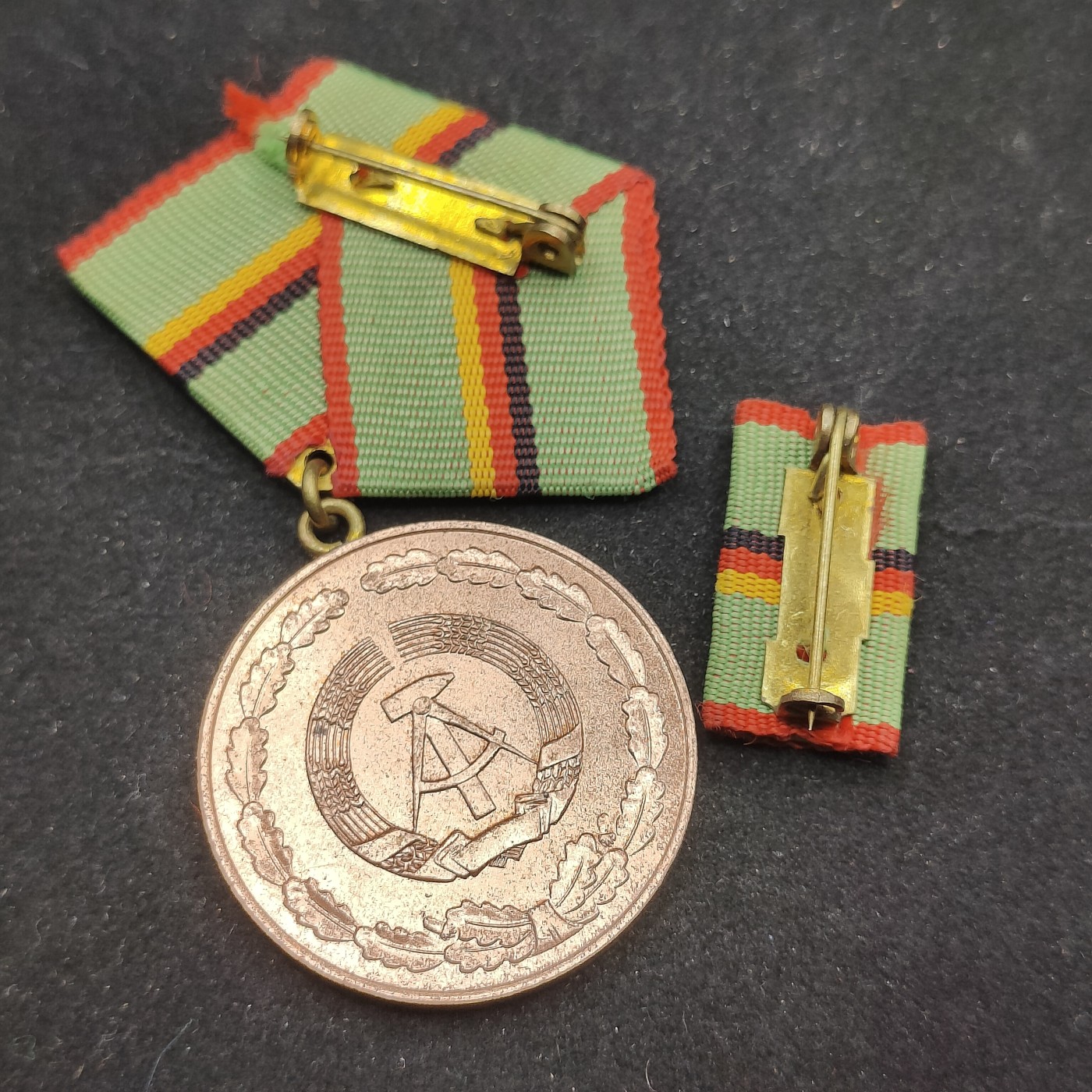 全场0元起拍 第70期 咸鱼国勋章拍卖专场 7月5日（周三）下午6：00开始 东德铜级内政部功绩奖章