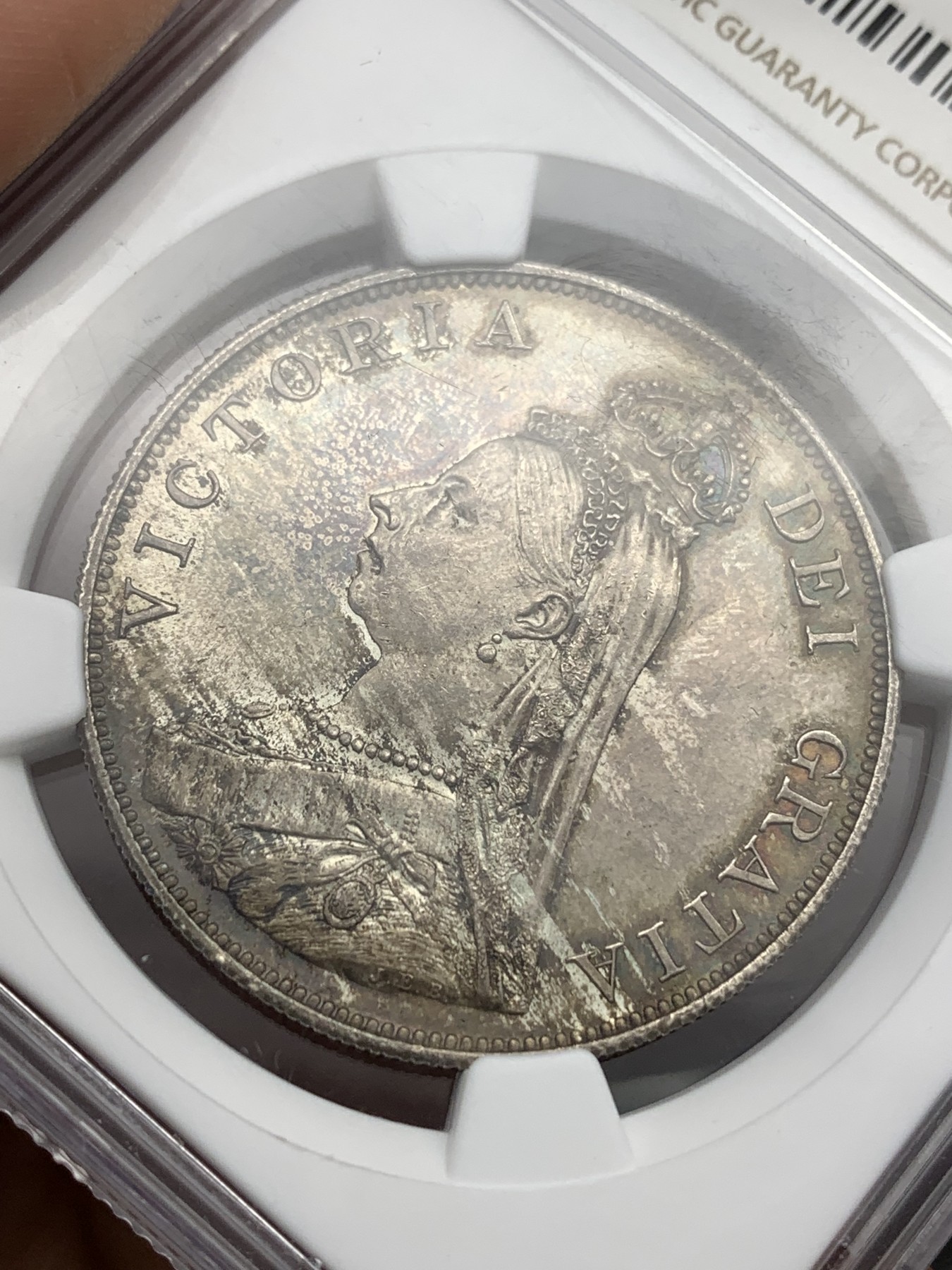 《竞宝斋》第179场-周日，周一2场 (全场包邮) NGC MS65 英国1887年 维多利亚女王高冠版 双福林银币 高等级分数 双面五彩包浆非常难得