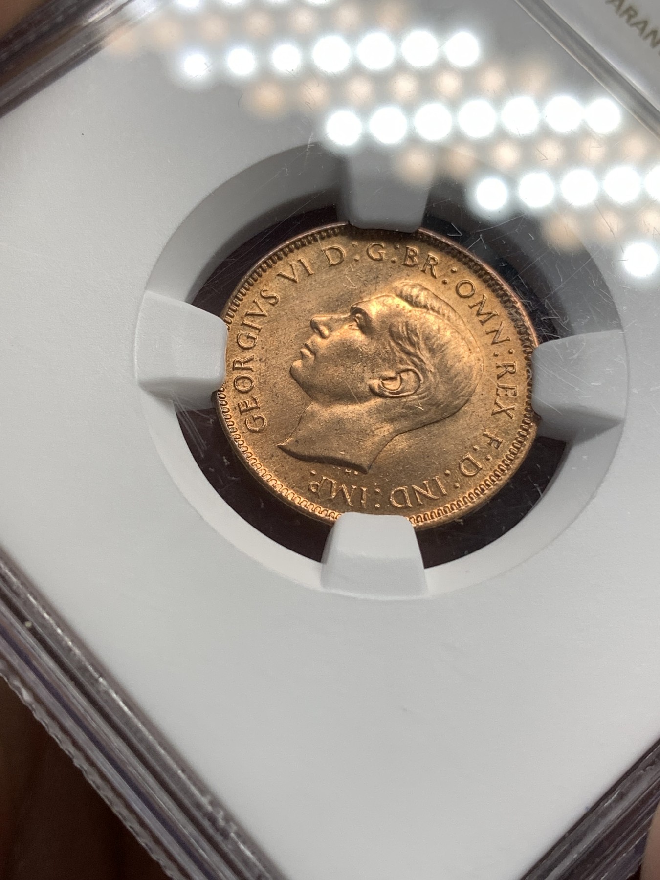 《竞宝斋》第179场-周日，周一2场 (全场包邮) NGC-MS65RD 英国 1943年 亚军分 乔治六世 小鸟 1/4便士 铜币 更高分仅一枚 卷拆极美品 非常漂亮