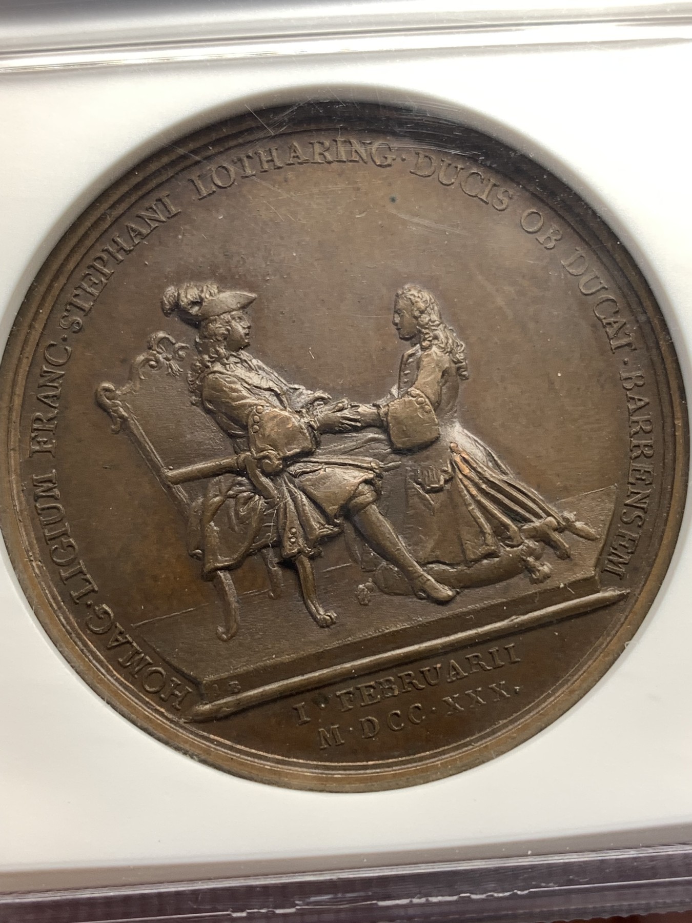 《竞宝斋》第179场-周日，周一2场 (全场包邮) NGC MS63 1730年法国路易十五“洛林的致敬”高浮雕铜章 稀少品种 顶级品相状态