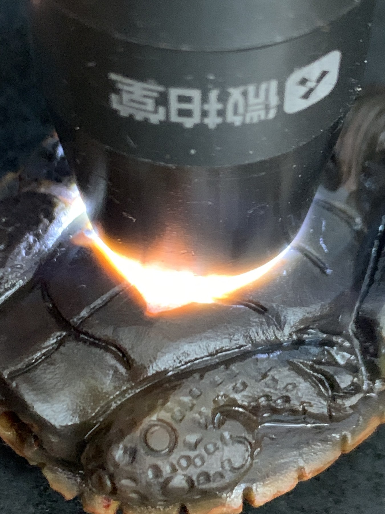 精美亚光战国红玛瑙手工雕刻龙龟（把件）吊坠一个