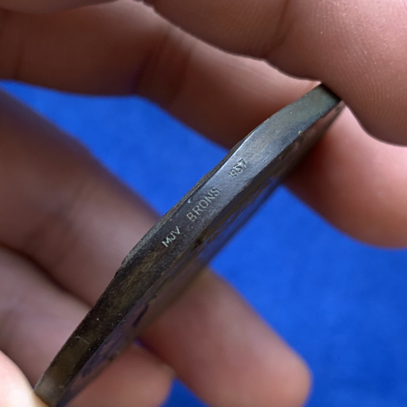 《竞宝斋》第179场-周日，周一2场 (全场包邮) 瑞典 1957年 古斯塔夫三世 纪念铜章 极富古典工艺 人物高浮雕 非常好 53.3克 50.2直径 大规格 状态好