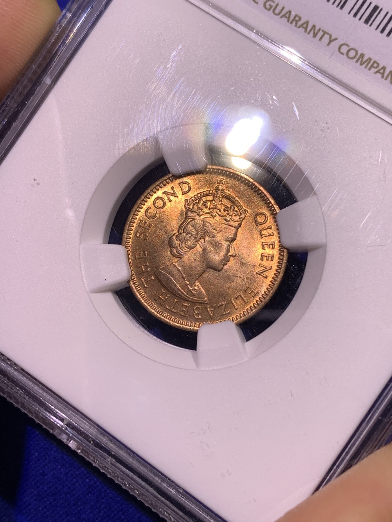 《竞宝斋》第179场-周日，周一2场 (全场包邮) NGC-MS65 塞浦路斯 1955年 伊丽萨白女王 背面是小鱼 3M铜币 少见辅币分好