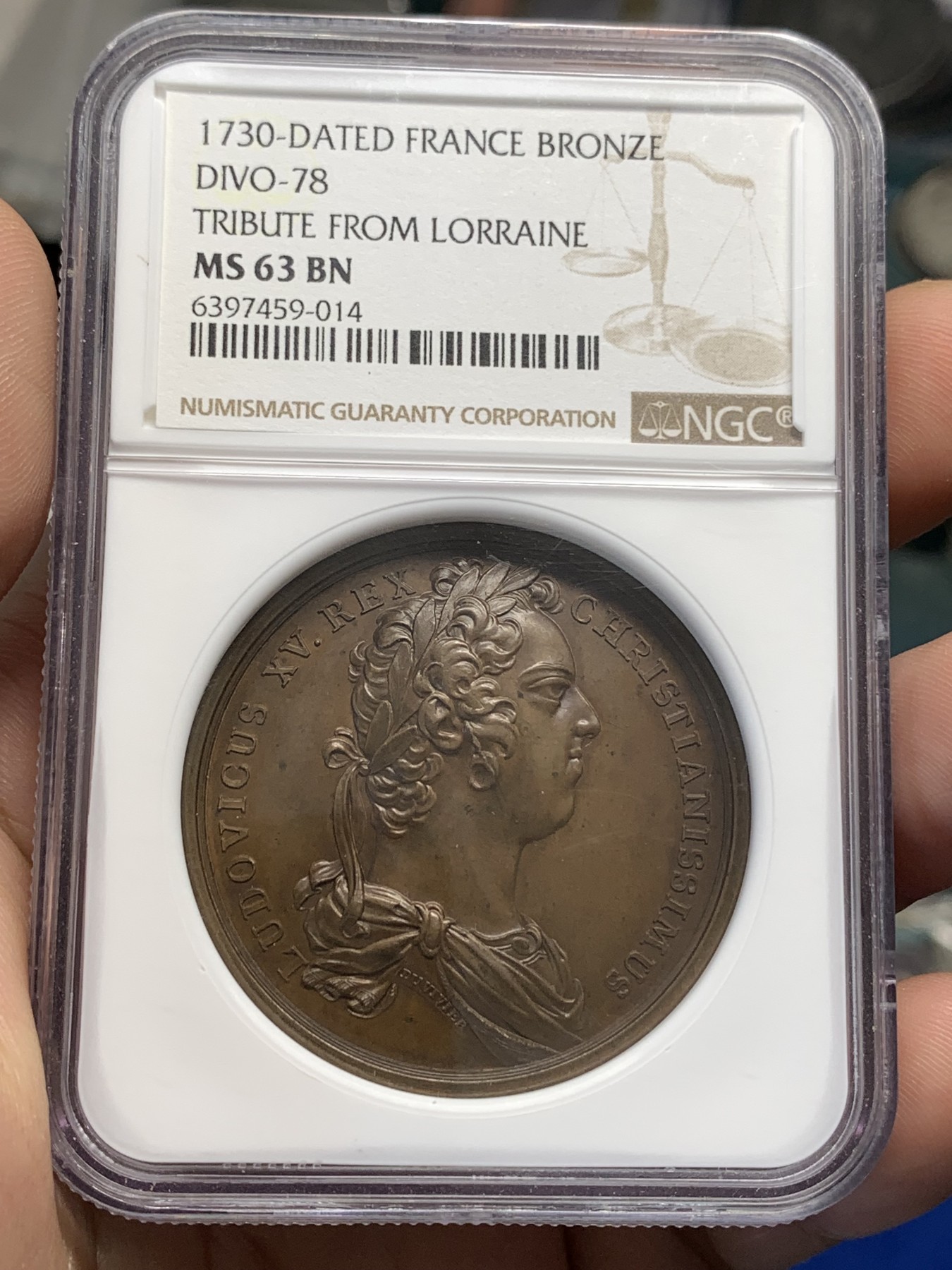 《竞宝斋》第179场-周日，周一2场 (全场包邮) NGC MS63 1730年法国路易十五“洛林的致敬”高浮雕铜章 稀少品种 顶级品相状态
