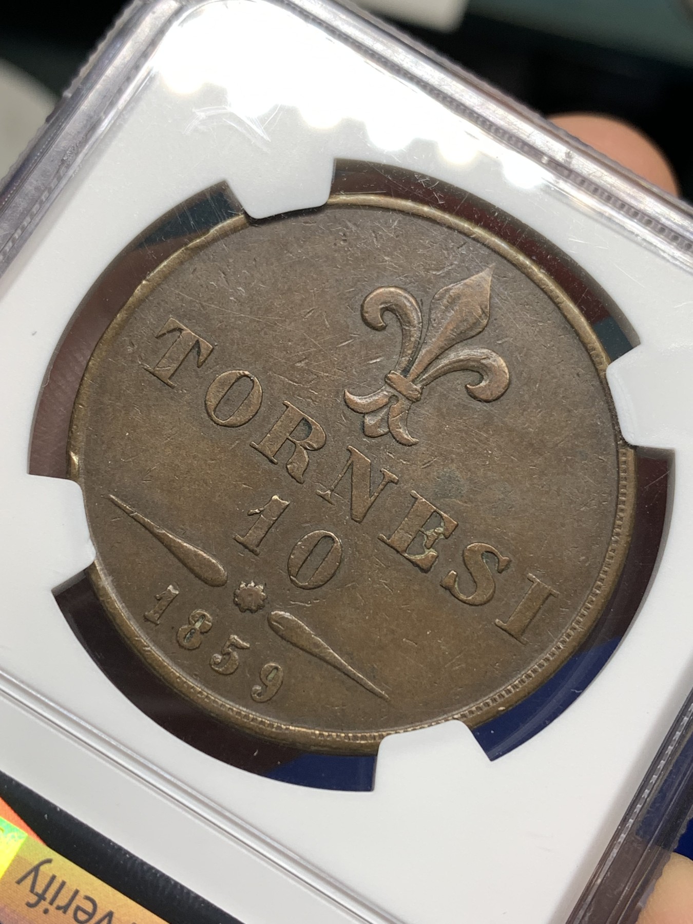 《竞宝斋》第179场-周日，周一2场 (全场包邮) NGC XF45  1859 意大利那不勒斯弗朗西斯二世10托大铜币，单年版，31.18克，齿边向左比齿边向右价格贵一倍