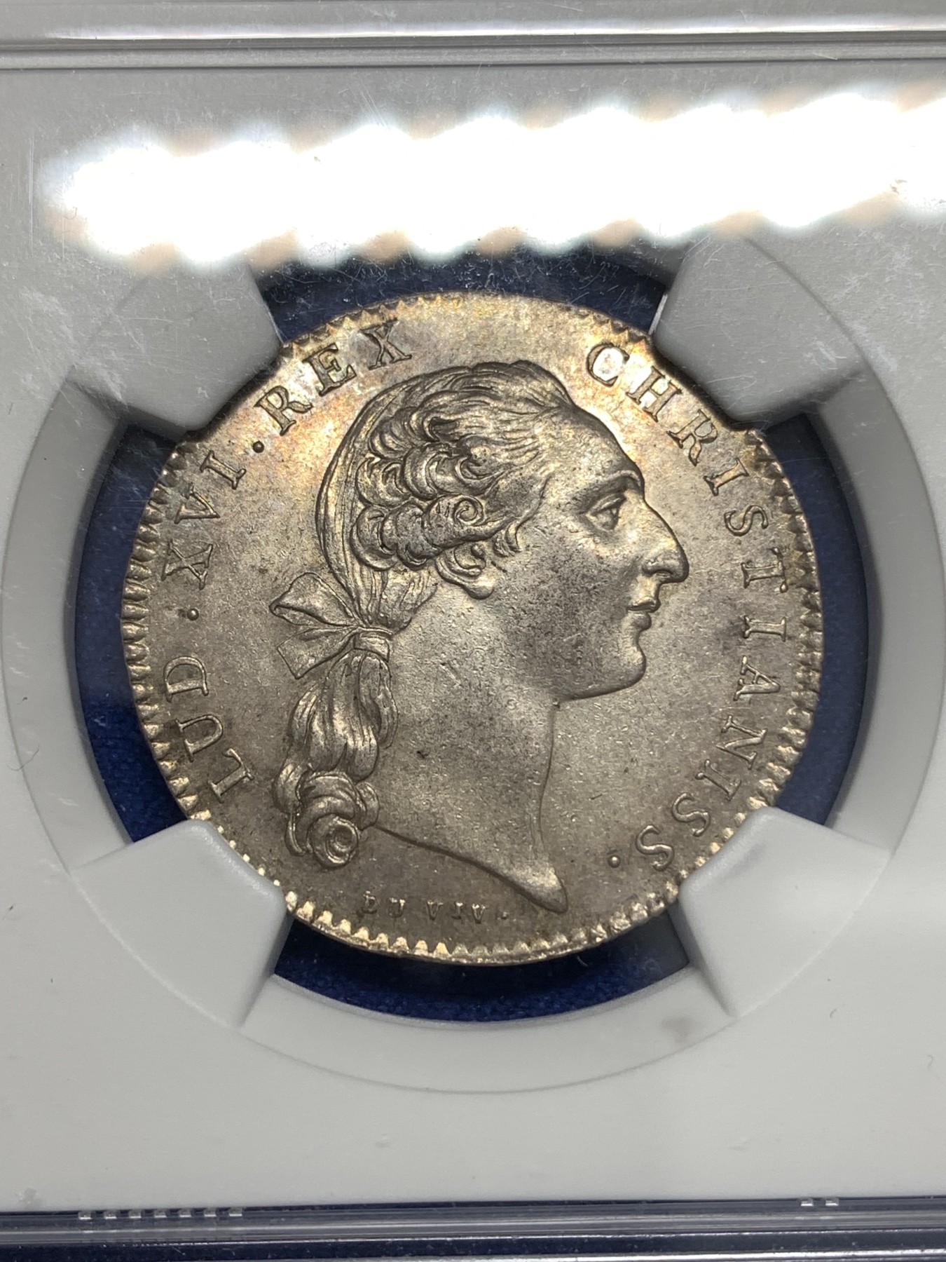 《竞宝斋》第179场-周日，周一2场 (全场包邮) NGC AU58 法国1774年 拉罗谢尔 路易十六 圆形银质代币 非常少见