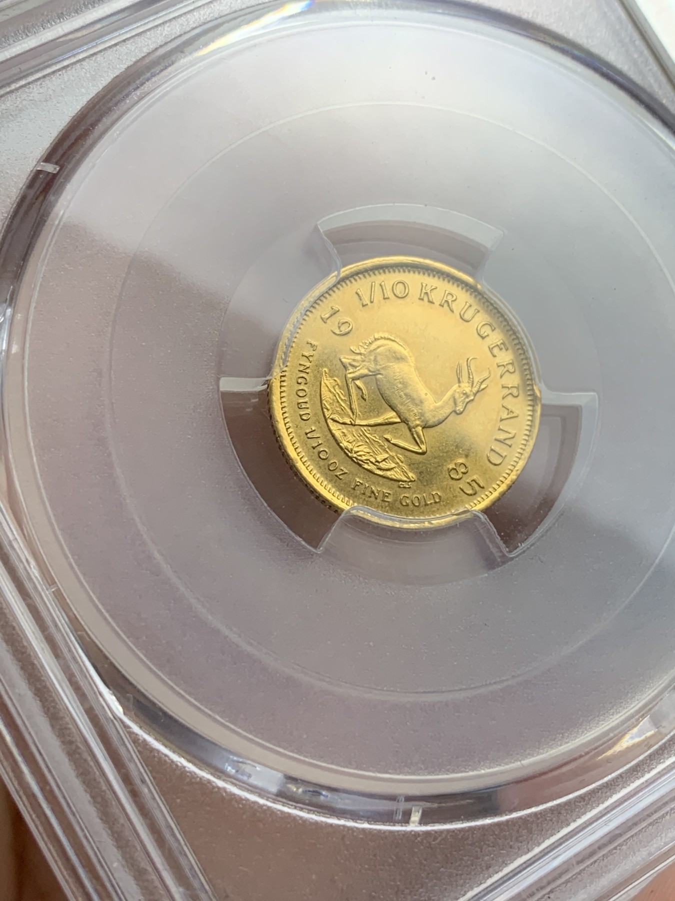 《竞宝斋》第179场-周日，周一2场 (全场包邮) PCGS-MS62 南非1985年1/10克鲁格金币，经典品种，光泽度高细节好，重3.39g,金价也要1500了