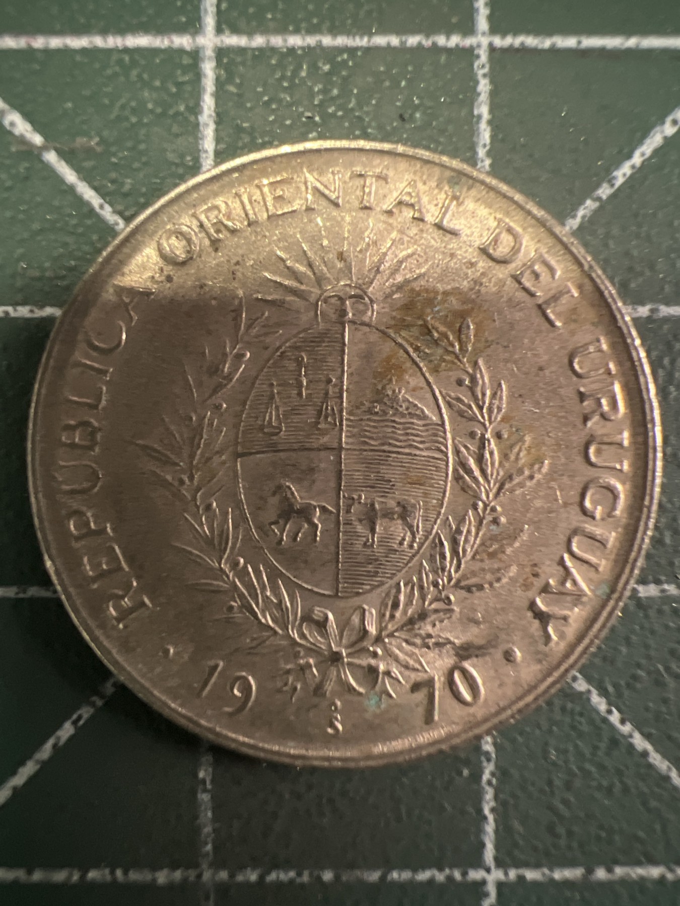 泡泡堂第377期 硬币专场 （无押金，捡漏，全场20包邮，偏远地区除外，接收代拍业务） 乌拉圭20比索