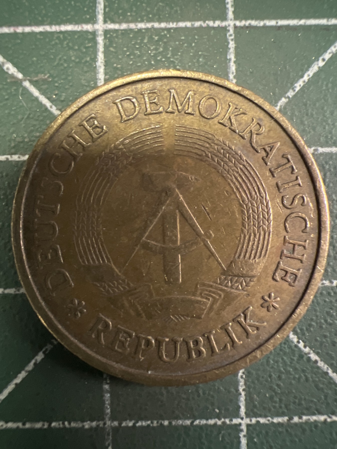 泡泡堂第351期  世界硬币 （无押金，捡漏，全场20包邮，偏远地区除外，接收代拍业务） 东德20芬尼