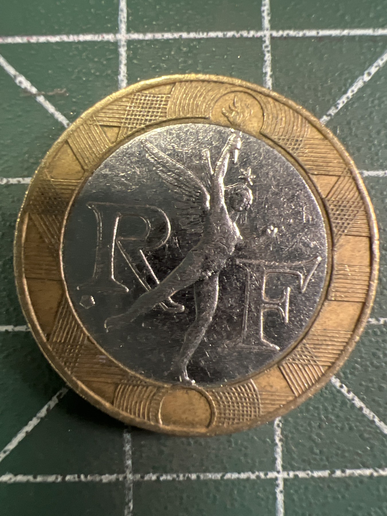 泡泡堂第350期  世界硬币 （无押金，捡漏，全场20包邮，偏远地区除外，接收代拍业务） 法国小飞人