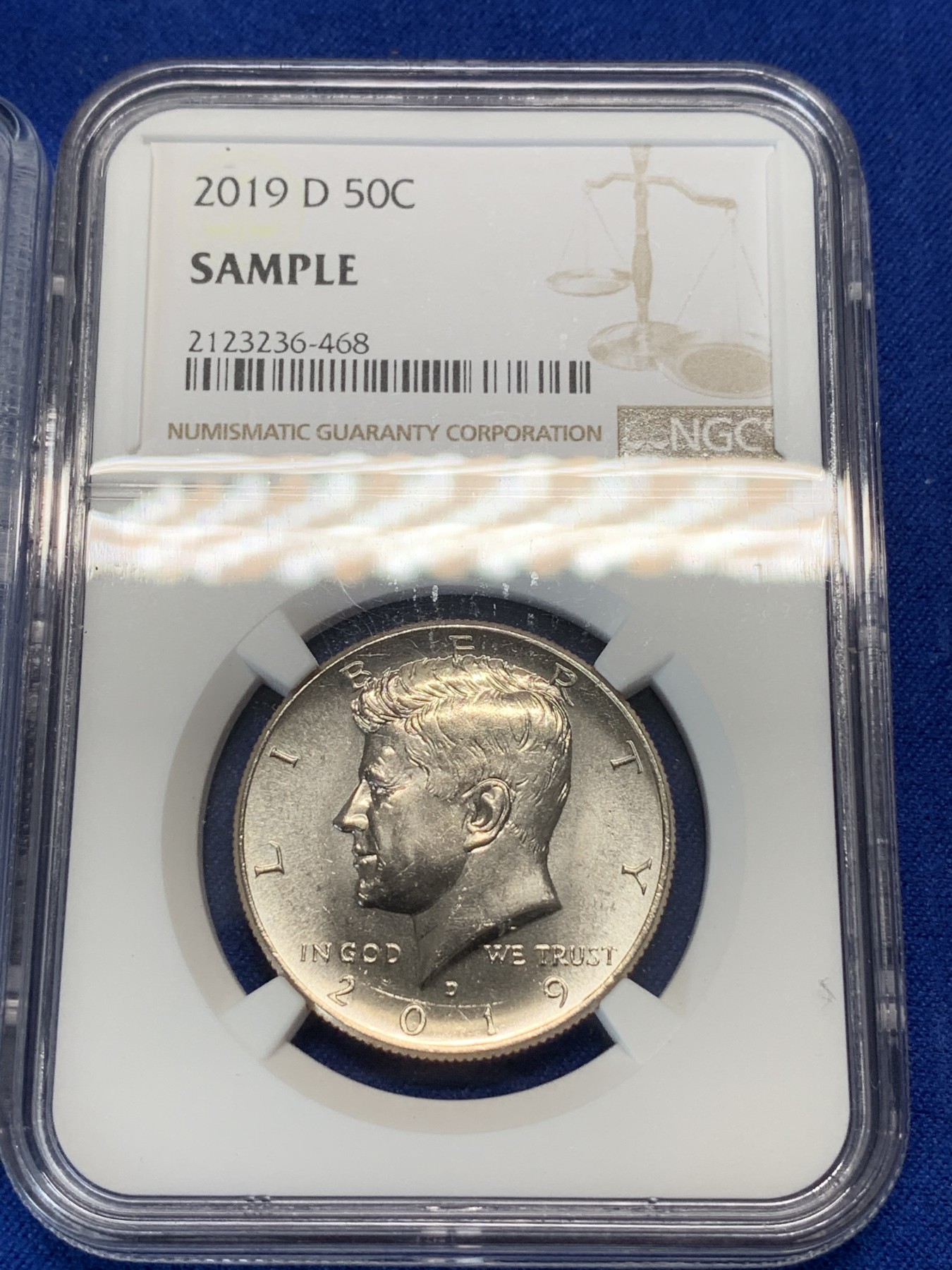 《竞宝斋》第179场-周日，周一2场 (全场包邮) HKINF香港国际钱币展纪念品一对，PCGS港币50分，NGC美元50分