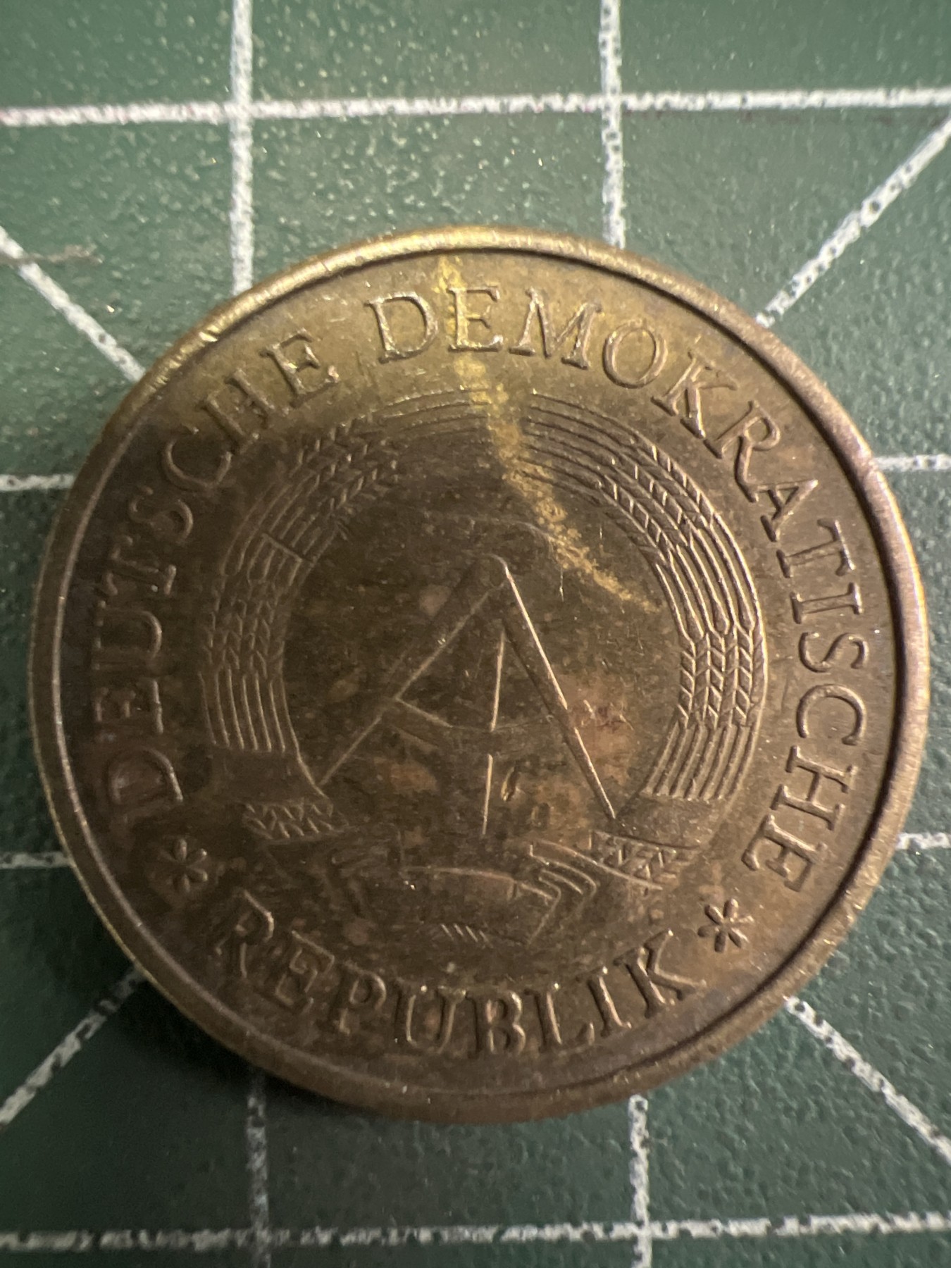 泡泡堂第350期  世界硬币 （无押金，捡漏，全场20包邮，偏远地区除外，接收代拍业务） 东德20芬尼