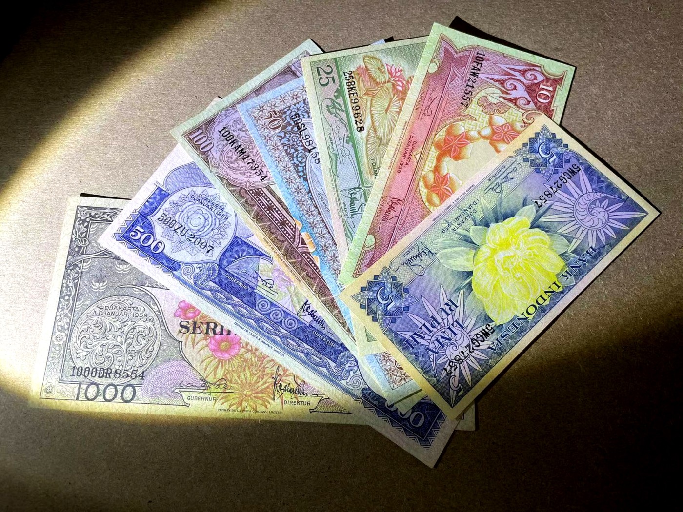 【Blue Auction】✨世界纸币精拍第341期——周日畅拍场 【一组7张】印尼 1959年5-1000卢比 花鸟版 套装 品相如图 非常精美 含少见500卢比