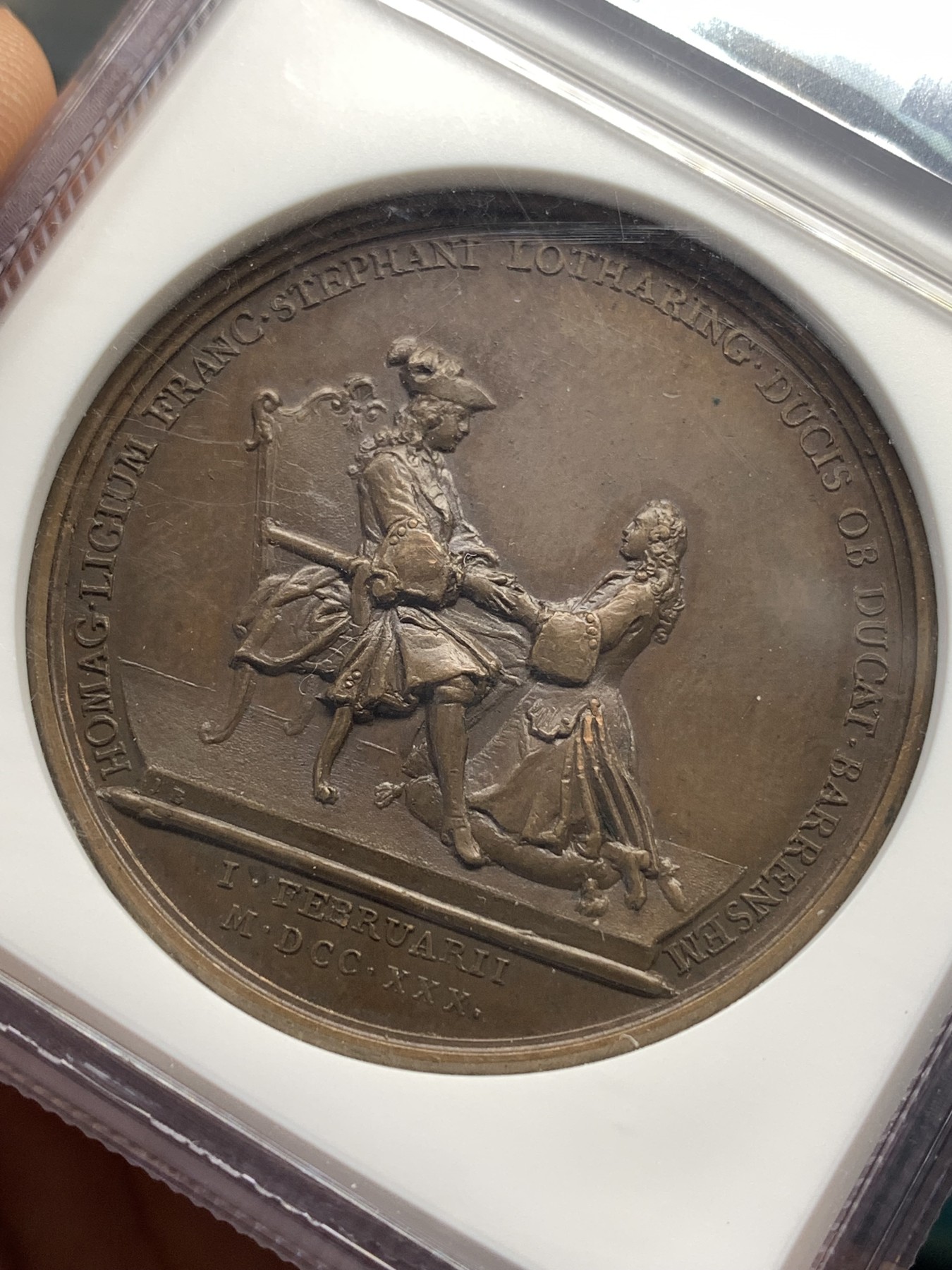 《竞宝斋》第179场-周日，周一2场 (全场包邮) NGC MS63 1730年法国路易十五“洛林的致敬”高浮雕铜章 稀少品种 顶级品相状态