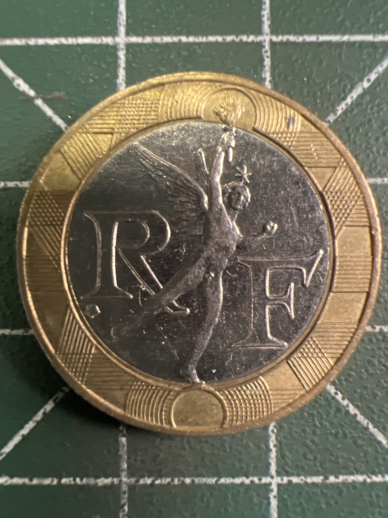 泡泡堂第377期 硬币专场 （无押金，捡漏，全场20包邮，偏远地区除外，接收代拍业务） 法国小飞人双色币