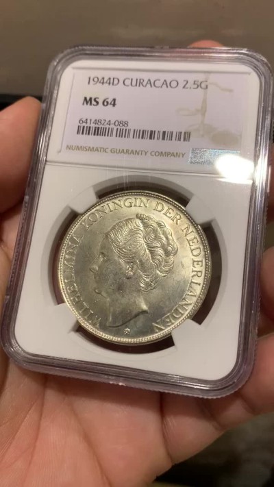 《竞宝斋》第179场-周日，周一2场 (全场包邮) NGC-MS64 荷属库拉索1944年 威廉米娜女王 2.5盾大银币
