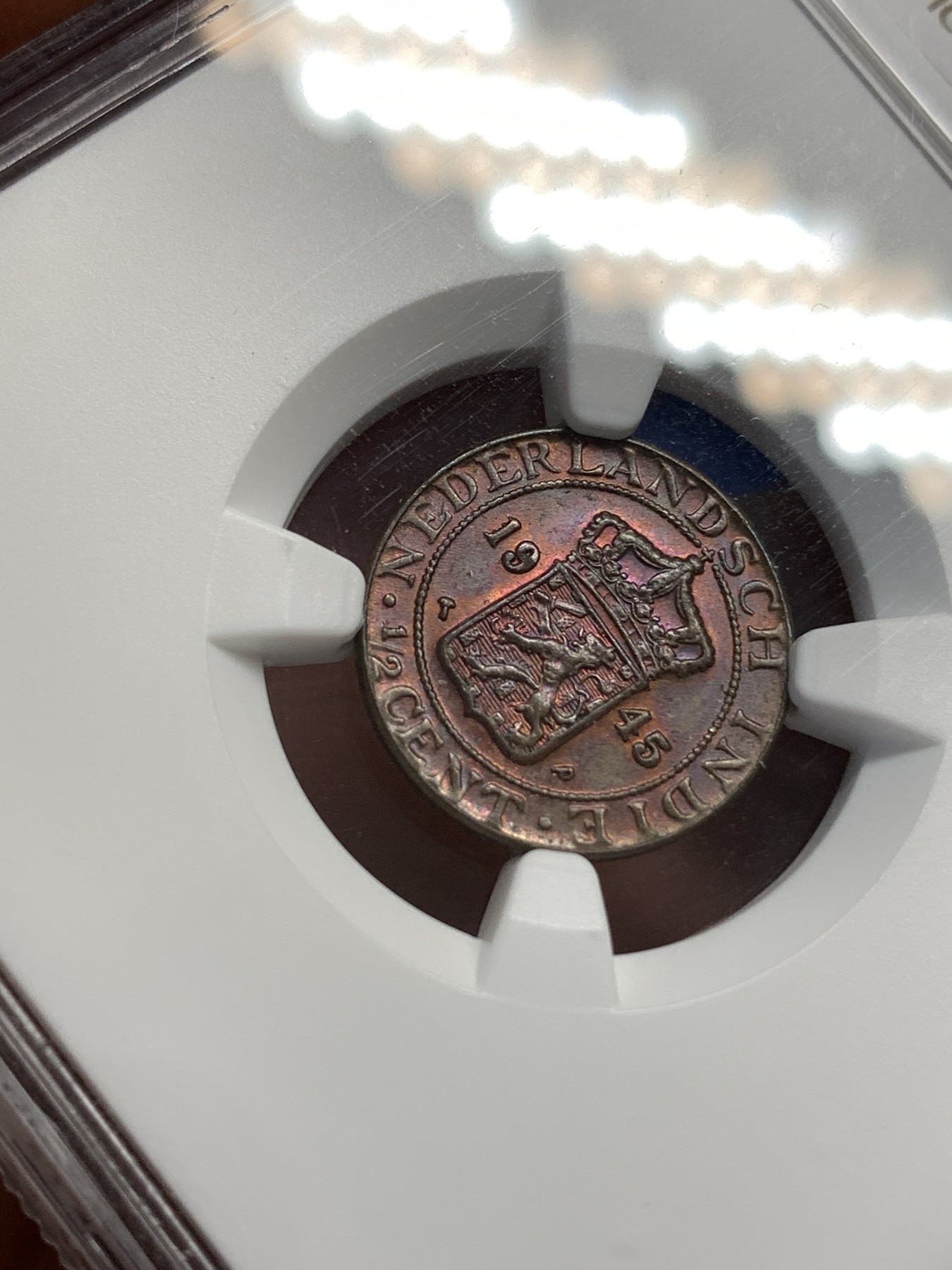 《竞宝斋》第179场-周日，周一2场 (全场包邮) NGC-MS63BN 荷属东印度 1945年半分铜币 酒红色醇厚包浆 背面书法设计优秀