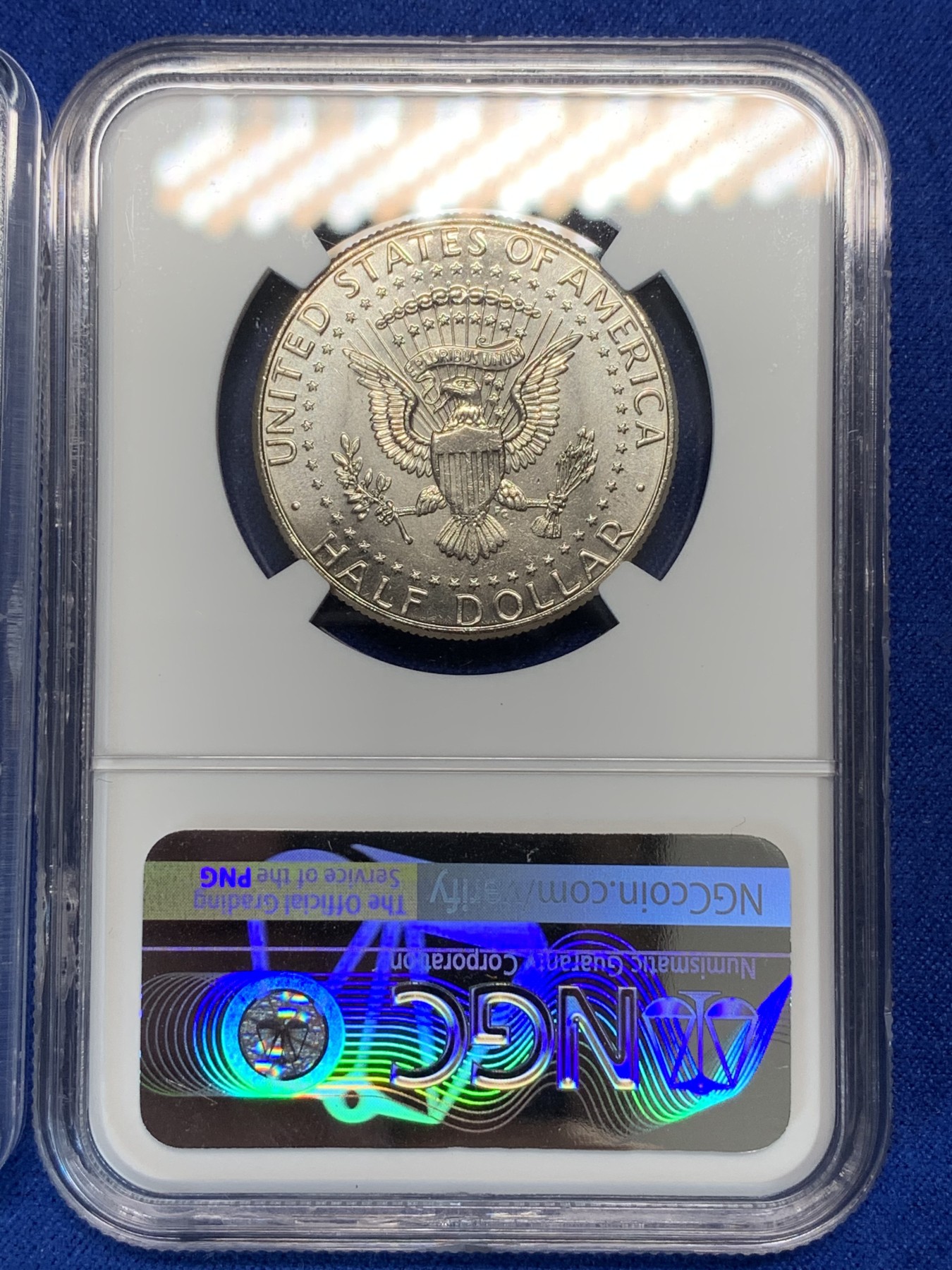 《竞宝斋》第179场-周日，周一2场 (全场包邮) HKINF香港国际钱币展纪念品一对，PCGS港币50分，NGC美元50分