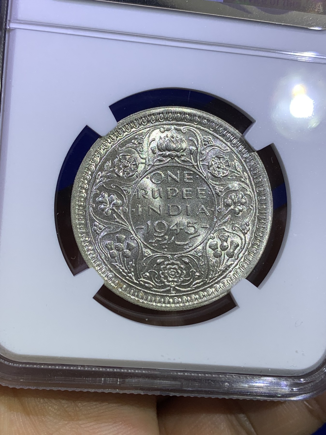 《竞宝斋》第179场-周日，周一2场 (全场包邮) NGC MS61 英属印度 1945L 乔六1卢比 银币