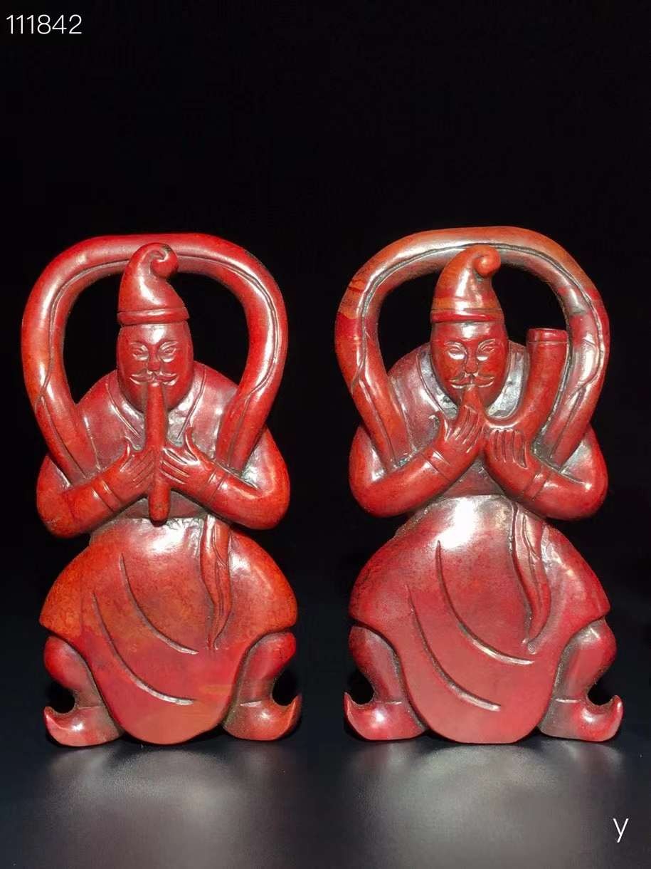 和田红玉胡人吹拉弹唱、雕工精湛，包浆老道，沁色完美，玉质温润细腻，收藏佳品！