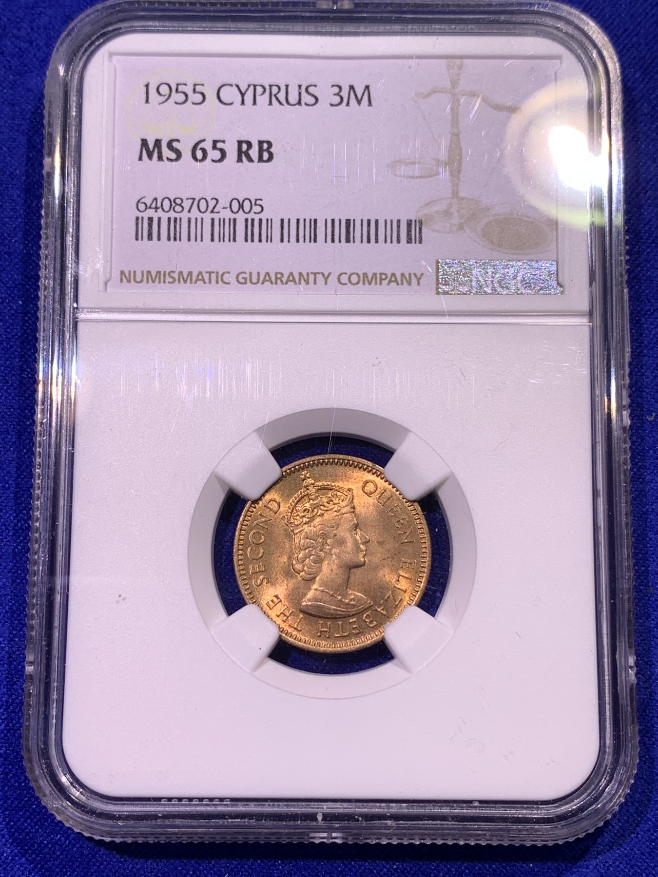 《竞宝斋》第179场-周日，周一2场 (全场包邮) NGC-MS65 塞浦路斯 1955年 伊丽萨白女王 背面是小鱼 3M铜币 少见辅币分好