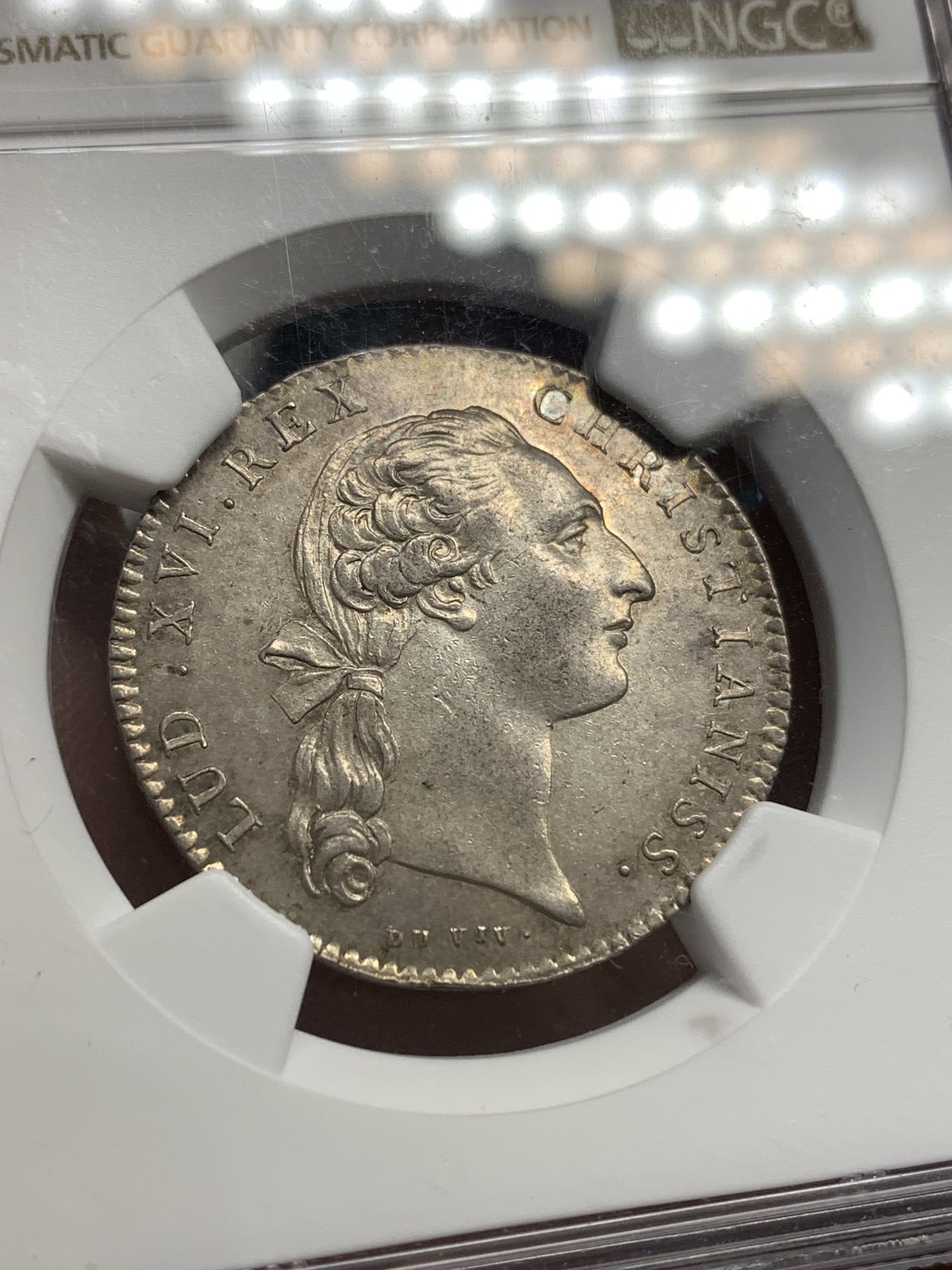 《竞宝斋》第179场-周日，周一2场 (全场包邮) NGC AU58 法国1774年 拉罗谢尔 路易十六 圆形银质代币 非常少见