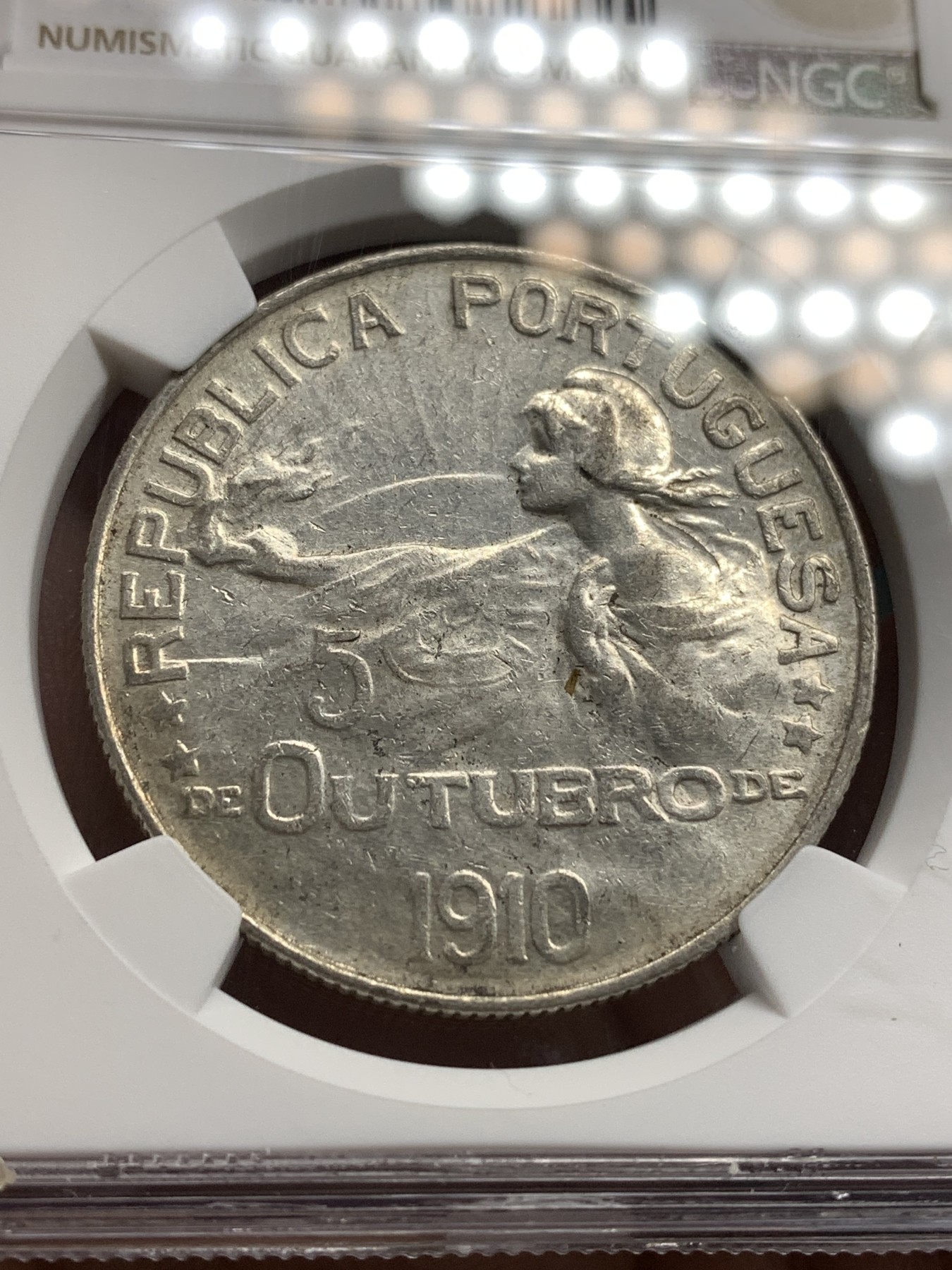 《竞宝斋》第179场-周日，周一2场 (全场包邮) NGC-AU53 葡萄牙1910年 半岛战争女神头像 1埃斯库多大银币 稀少品种