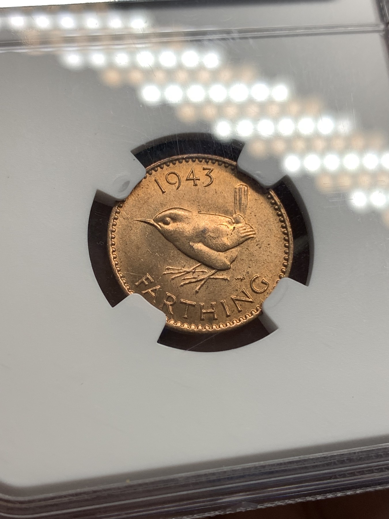 《竞宝斋》第179场-周日，周一2场 (全场包邮) NGC-MS65RD 英国 1943年 亚军分 乔治六世 小鸟 1/4便士 铜币 更高分仅一枚 卷拆极美品 非常漂亮