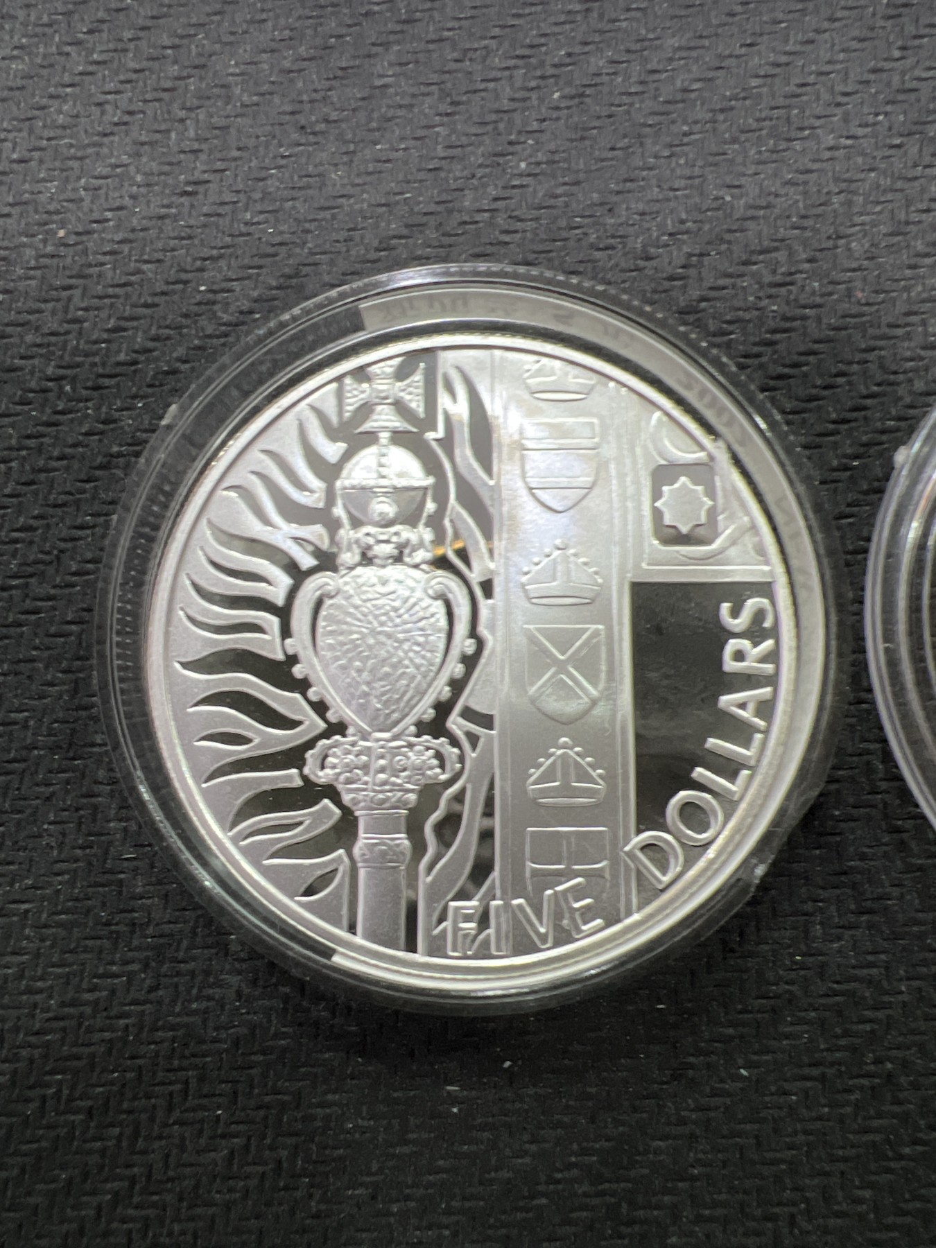 飞翔风筝第三场拍世界纸币银币硬币 新西兰2002年精制鎏金银币