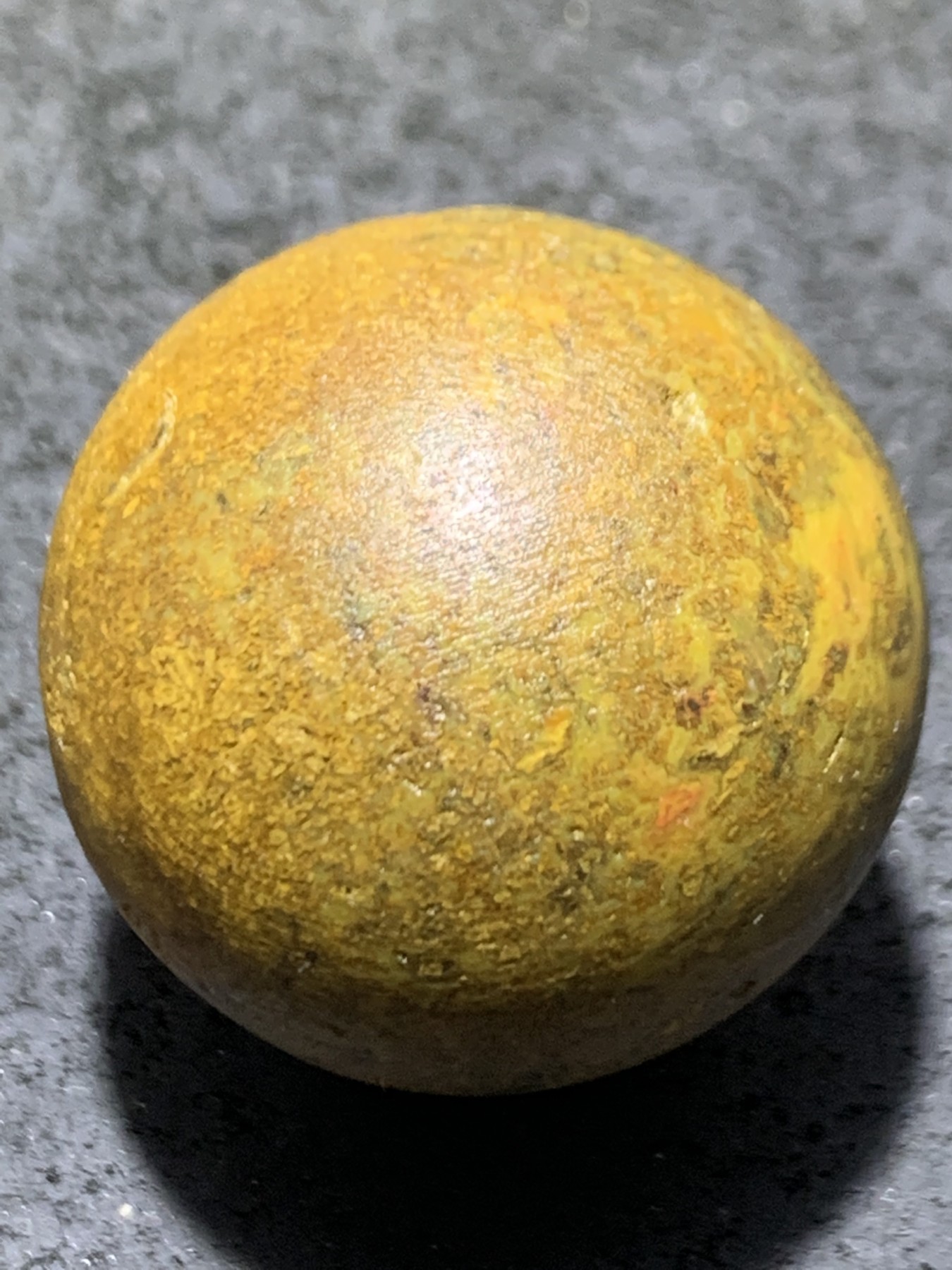 精美亚光草花纹战国红玛瑙手工俏色巧雕鹰大珠子一颗！