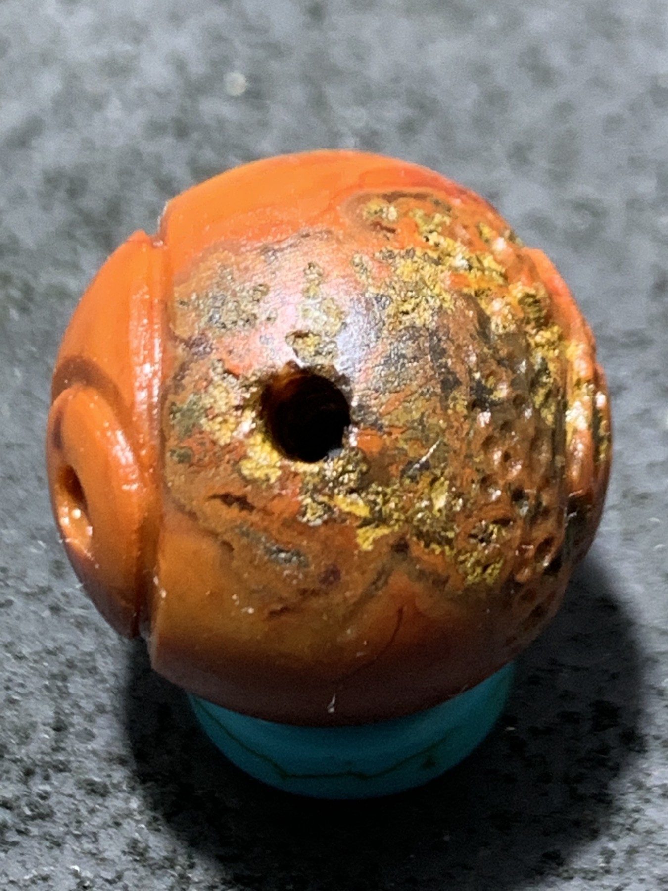 精美战国红玛瑙亚光手工雕刻道字太极阴阳鱼珠一颗！