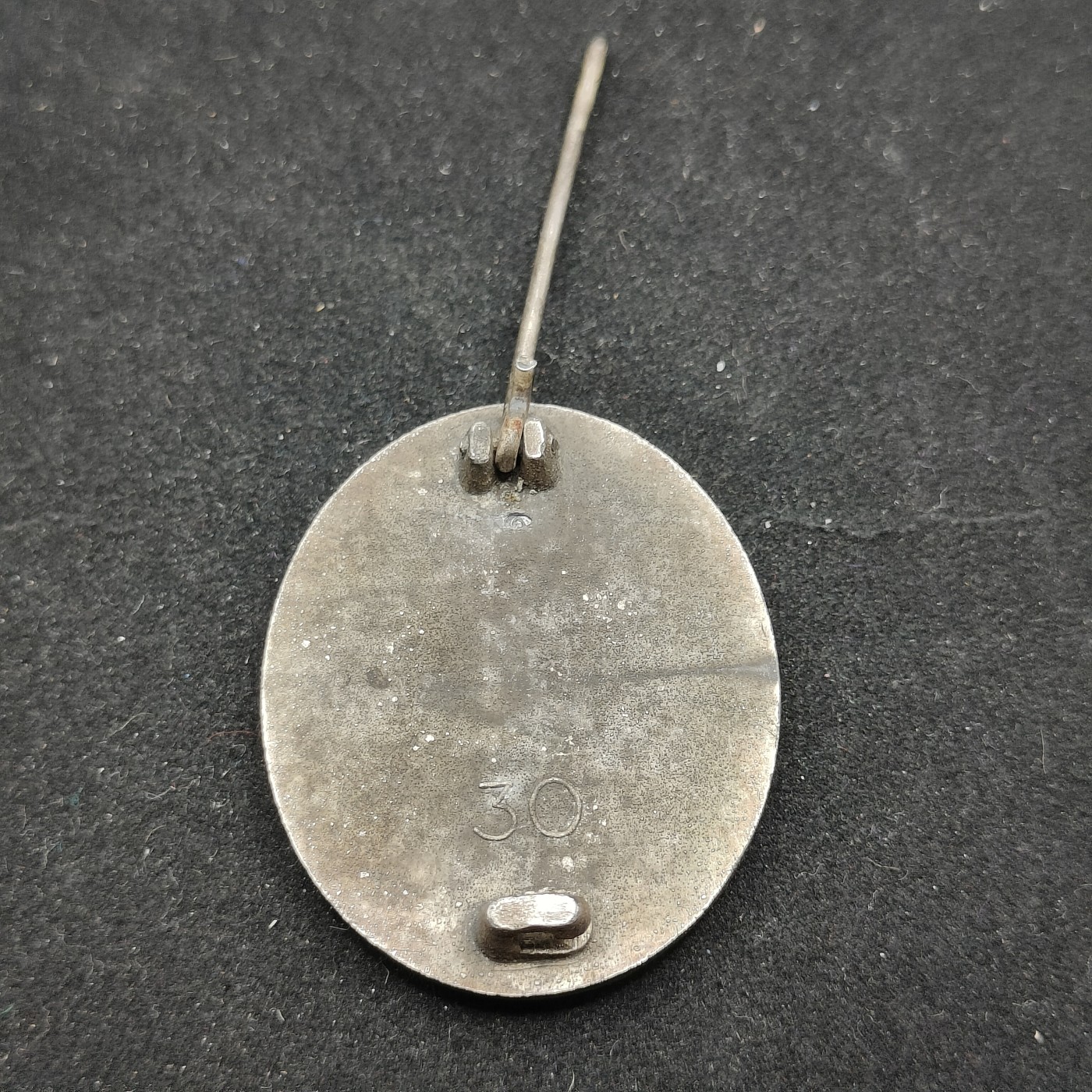 全场0元起拍 第71期 咸鱼国勋章拍卖专场 7月9日（周日）下午6：00开始 西德57版银战伤奖章 二德磨标版