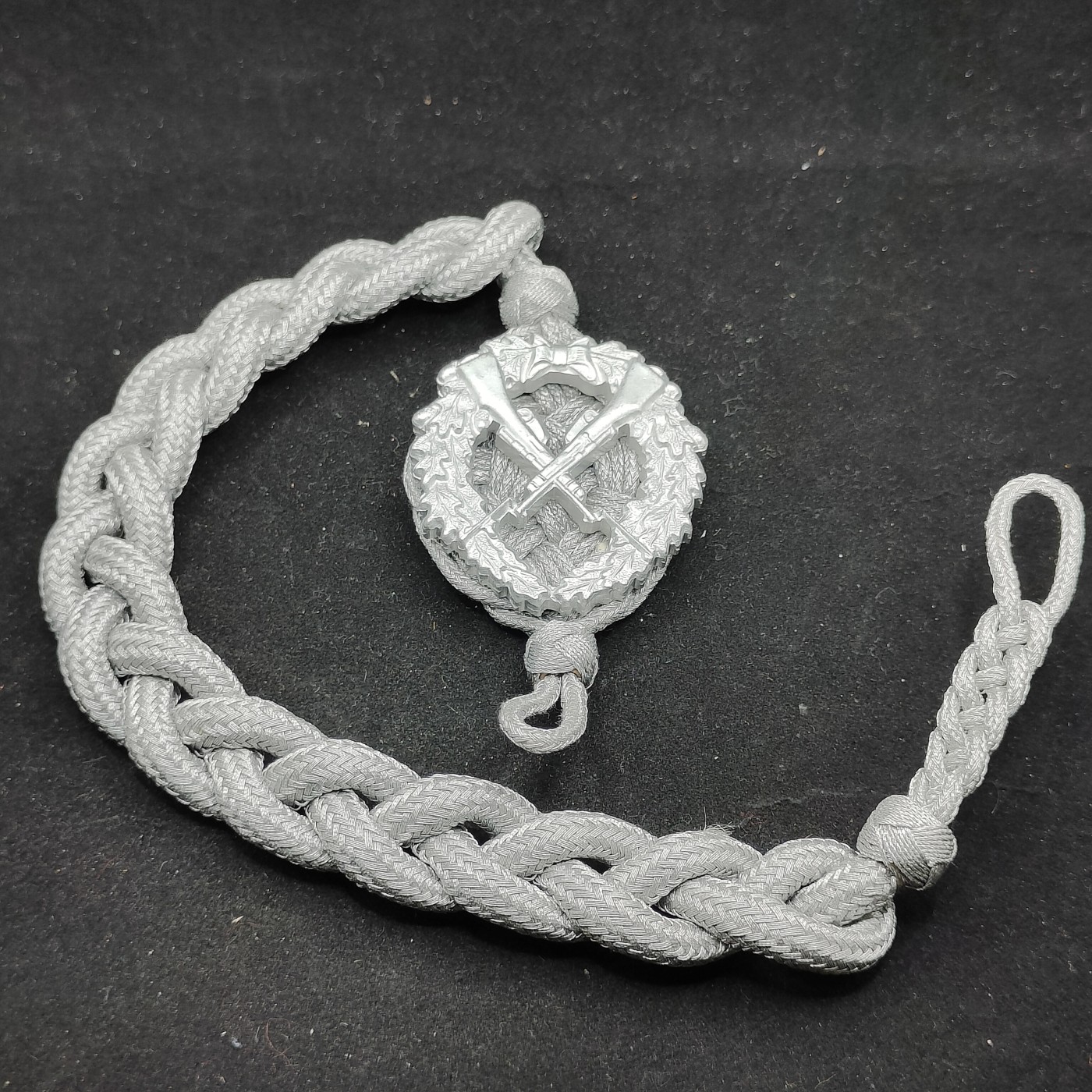 全场0元起拍 第71期 咸鱼国勋章拍卖专场 7月9日（周日）下午6：00开始 东德士官射击饰绪