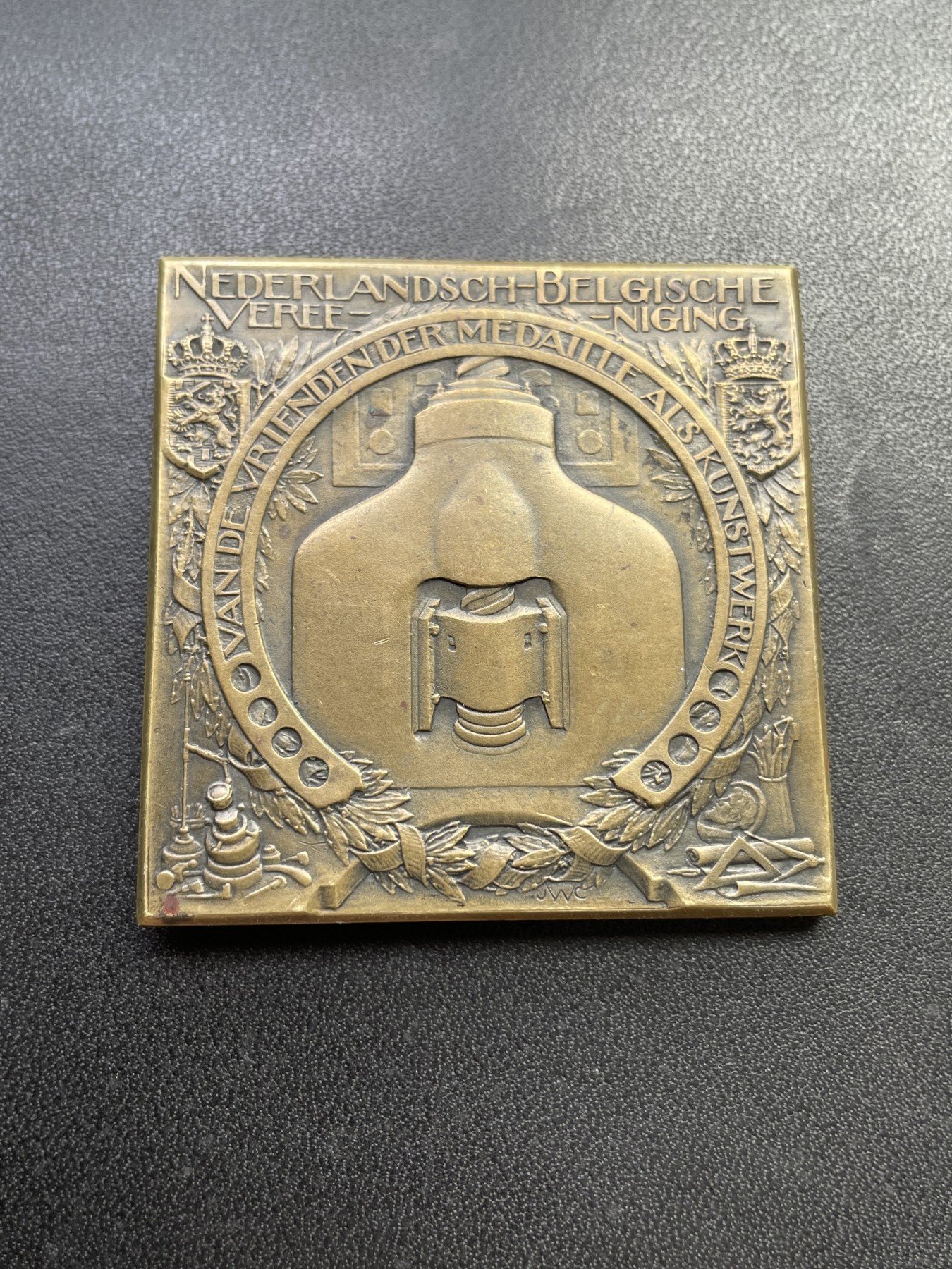 章牌专场-第26期 Wienecke～茜茨卡·维奈克15岁生日纪念铜章 （SHBAMA协会37号作品）尺寸：47×47 mm