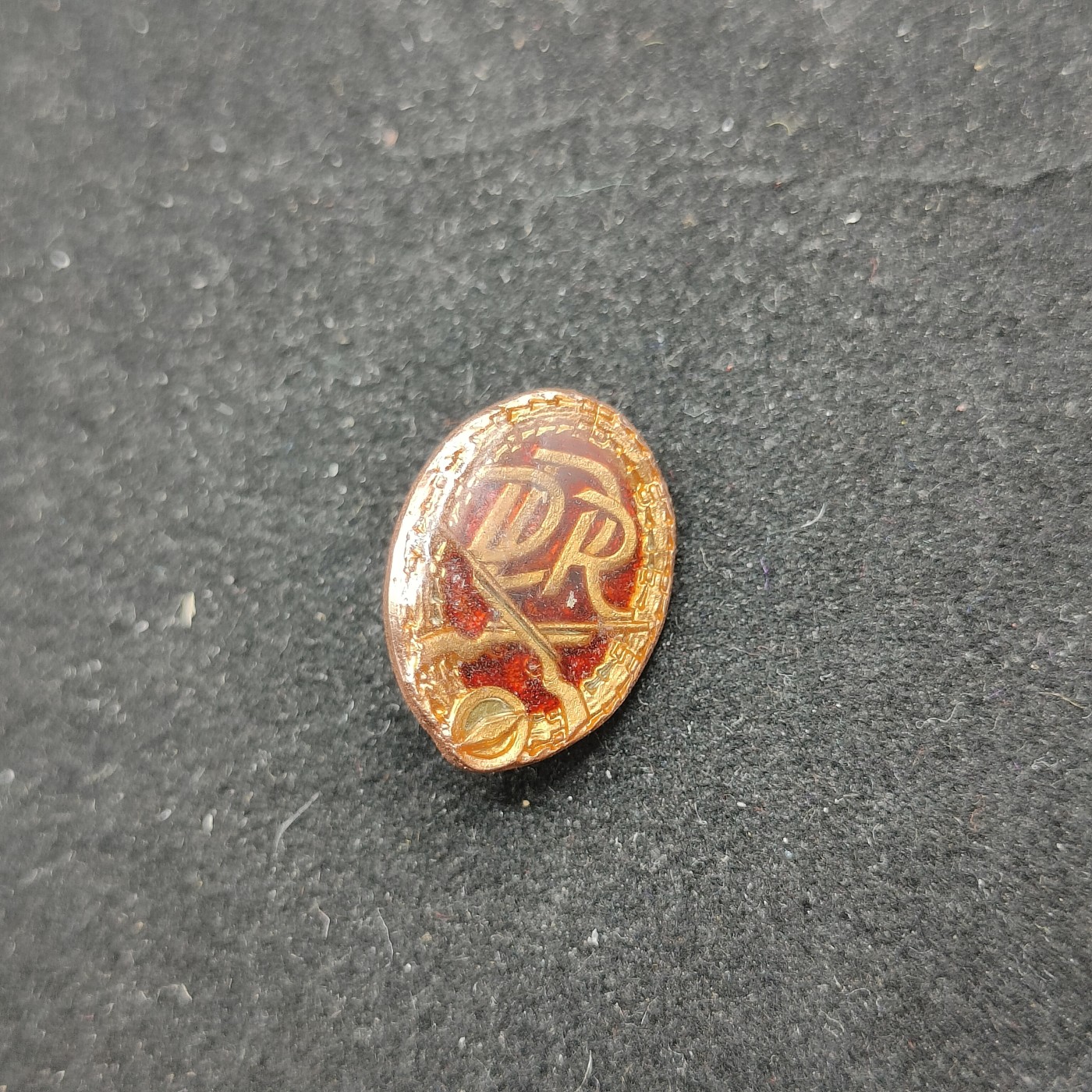 全场0元起拍 第71期 咸鱼国勋章拍卖专场 7月9日（周日）下午6：00开始 东德体能章