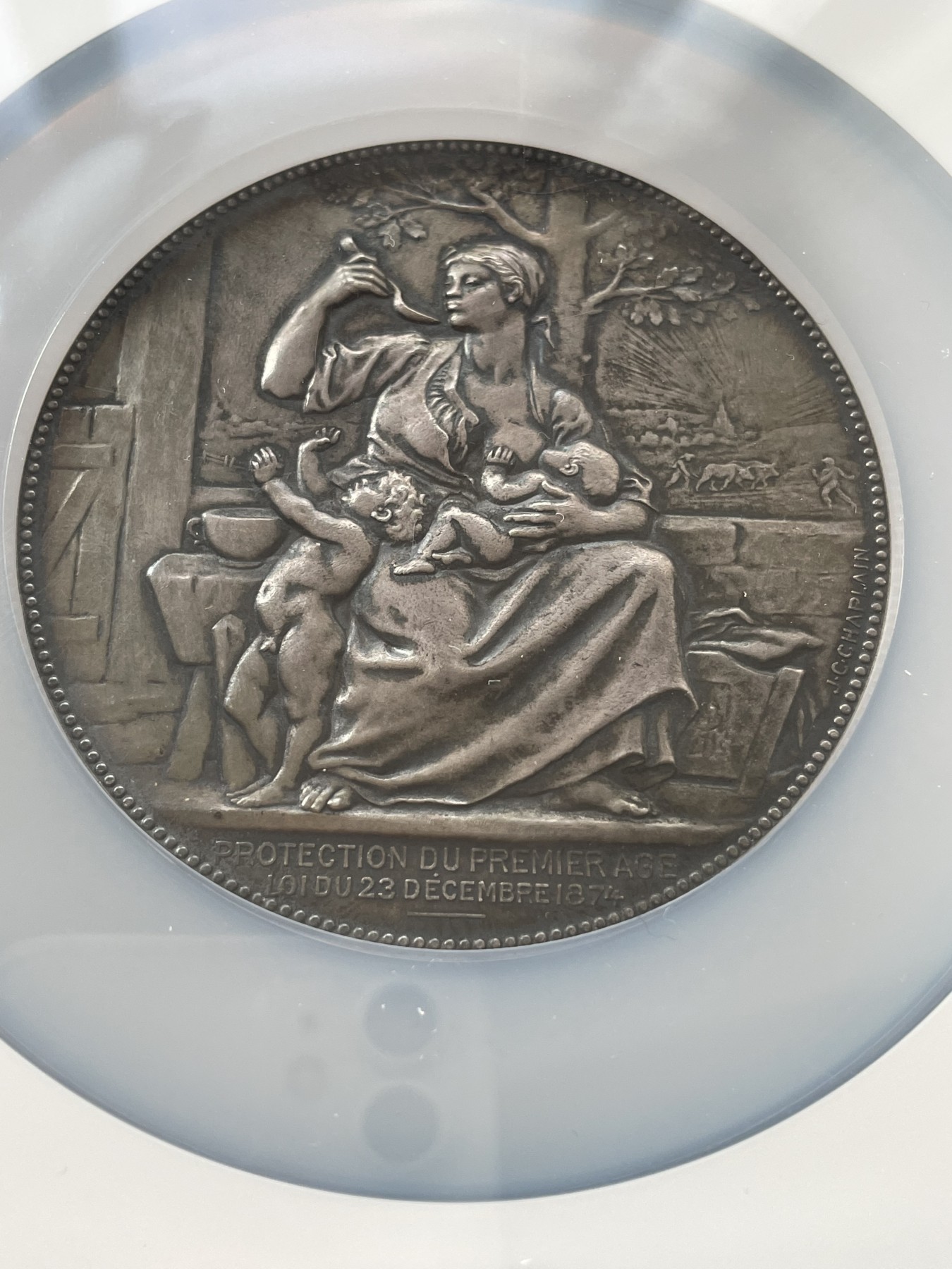章牌专场-第26期 Chaplain～1885年法国初生儿童保护法大银章  直径:68 mm