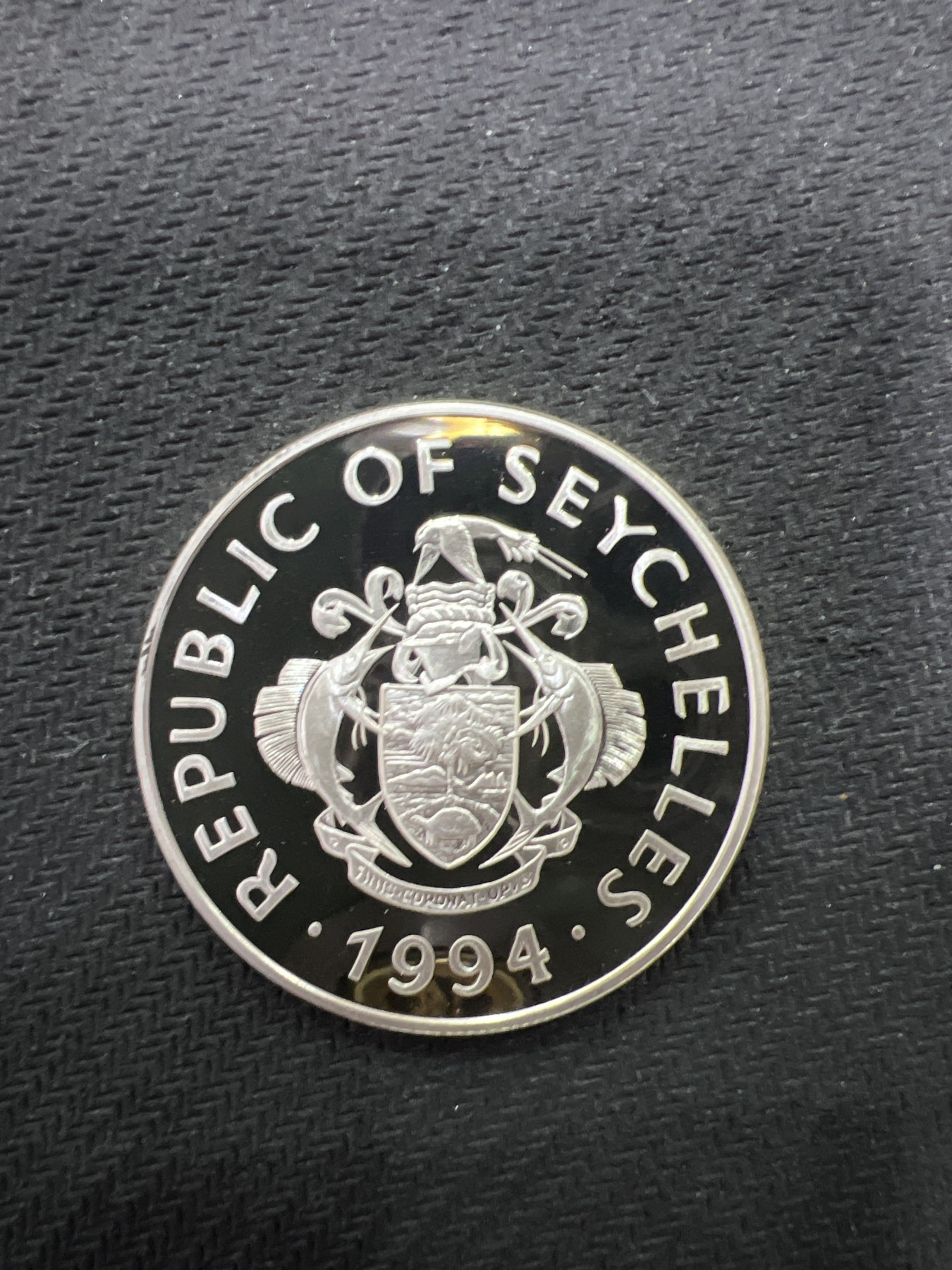 飞翔风筝第三场拍世界纸币银币硬币 塞舌尔1994年精制银币