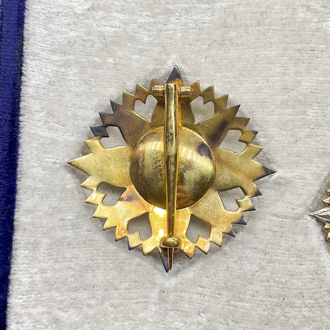 勋章奖章交易所2023.7.8群拍 泰国大十字级皇冠勋章，银质珐琅局部镀金，盒挂齐全，非常漂亮