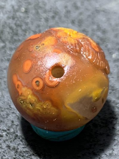 精美亚光紫罗兰草花纹战国红玛瑙手工俏色巧雕小丑鱼珠子一个 精美亚光紫罗兰草花纹战国红玛瑙手工俏色巧雕小丑鱼珠子一个