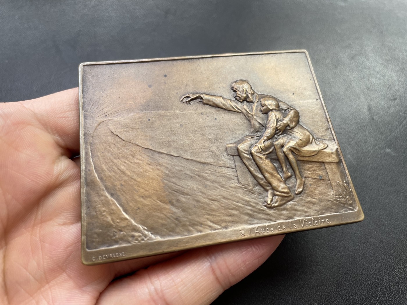 章牌专场-第26期 Devreese～1920年胜利的曙光纪念大铜章 （SHBAMA协会40号作品）尺寸：70×55 mm