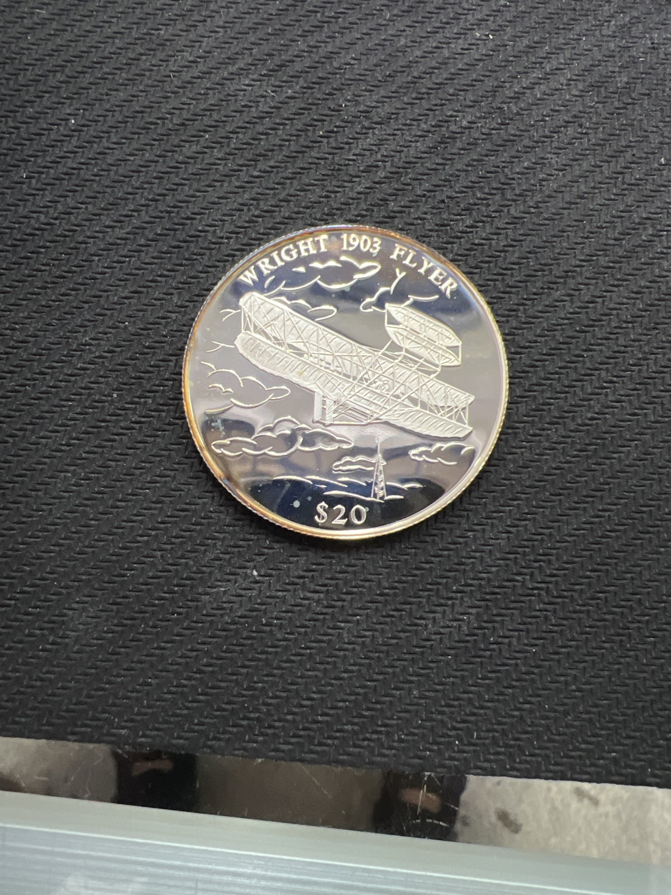 飞翔风筝第三场拍世界纸币银币硬币 利比里亚2000年精制银币