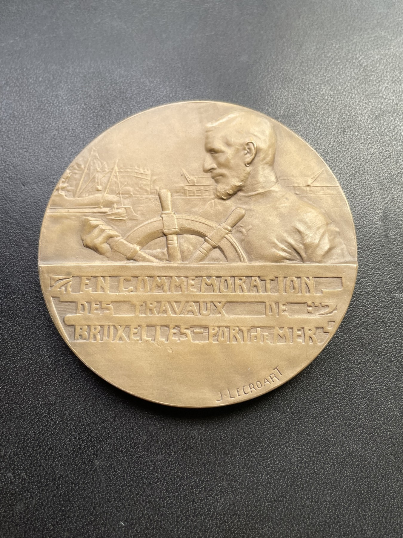 章牌专场-第26期 Jean Lécroart～1909年布鲁塞尔海港工程大铜章 （SHBAMA协会18号作品） 直径：64 mm