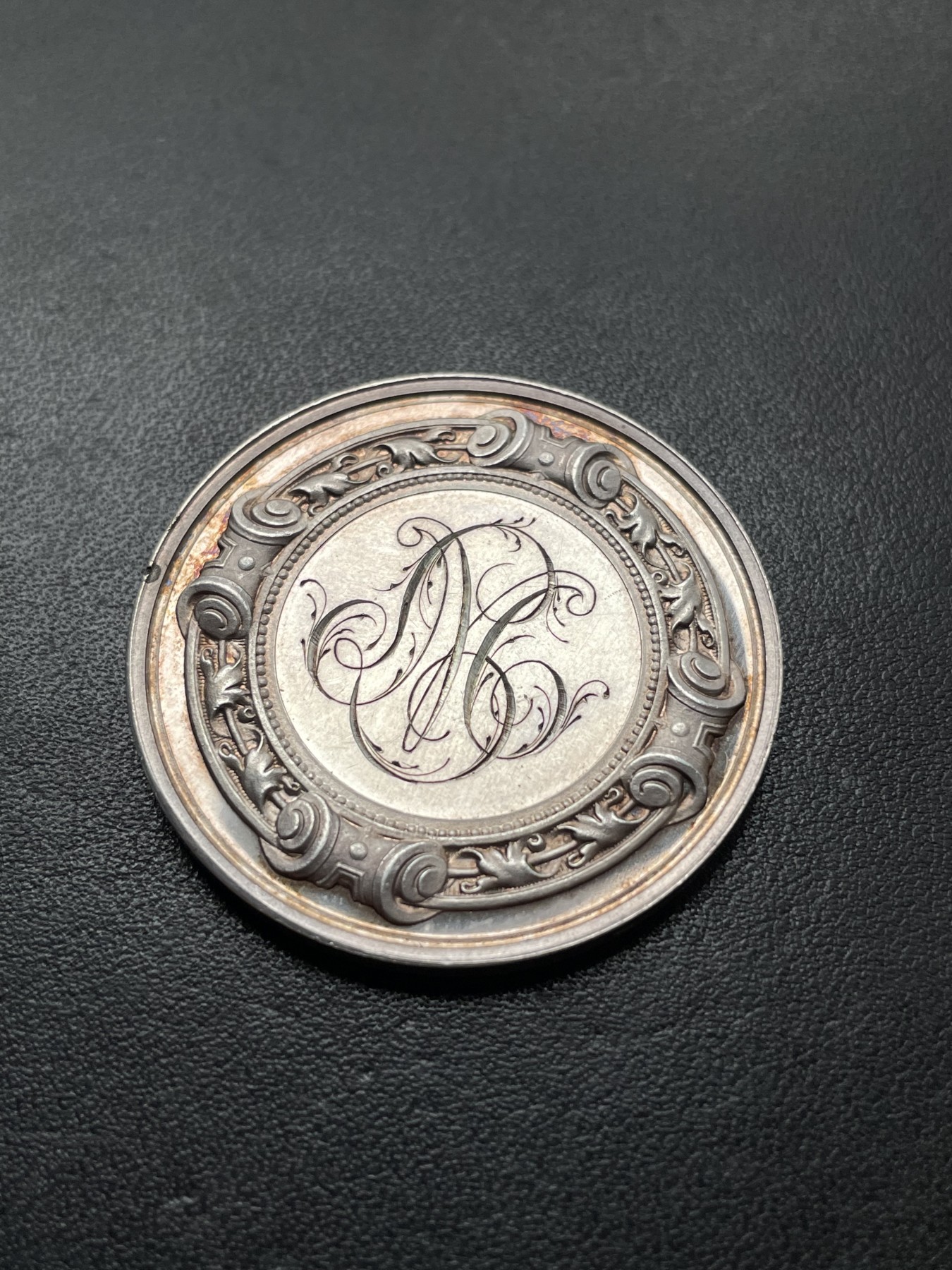 章牌专场-第26期 F.Vernon～1885年法国婚礼银章 直径：38.5 mm，25 g